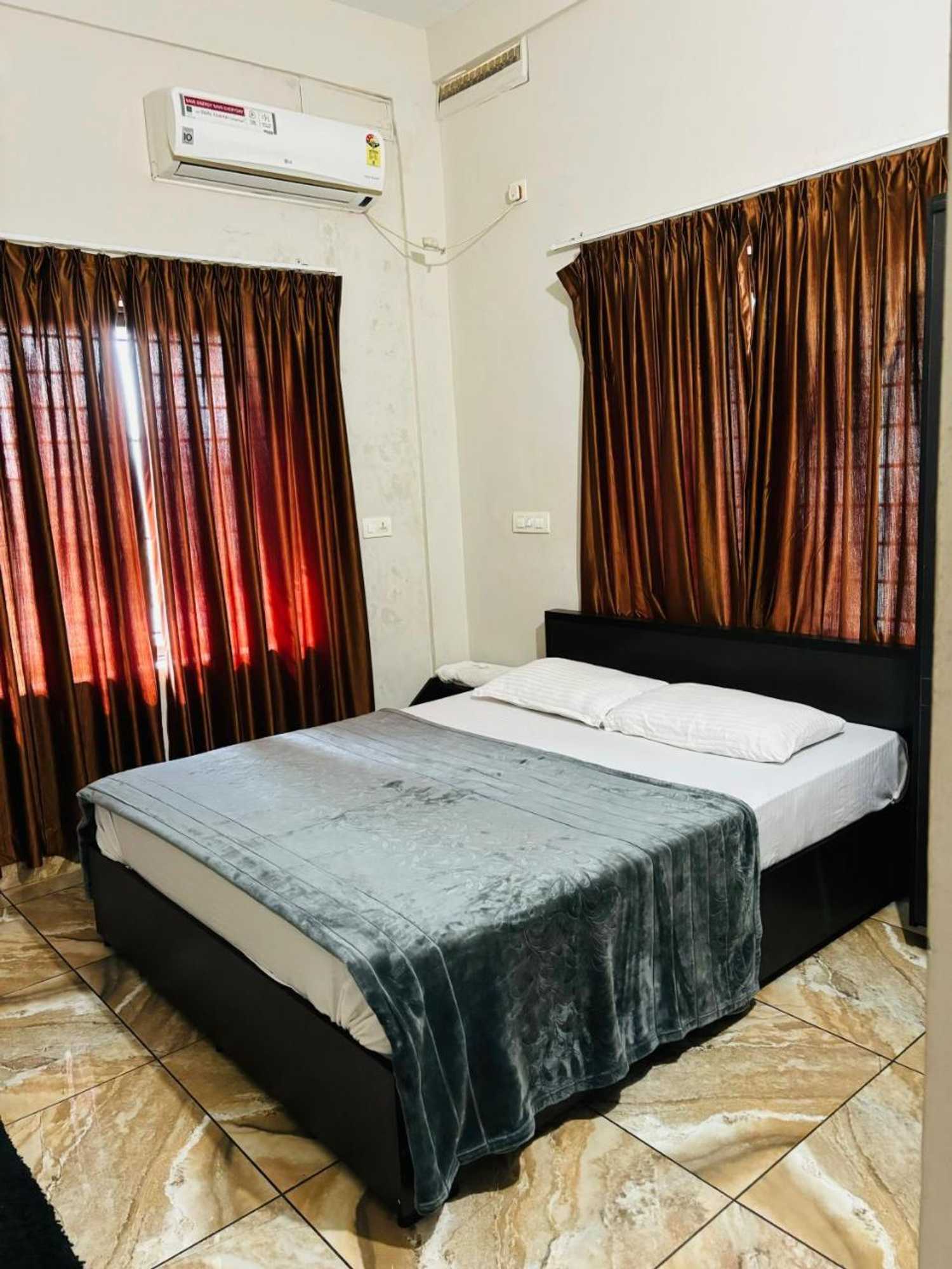 Gift card for Oyo 16417 Zahir Residency