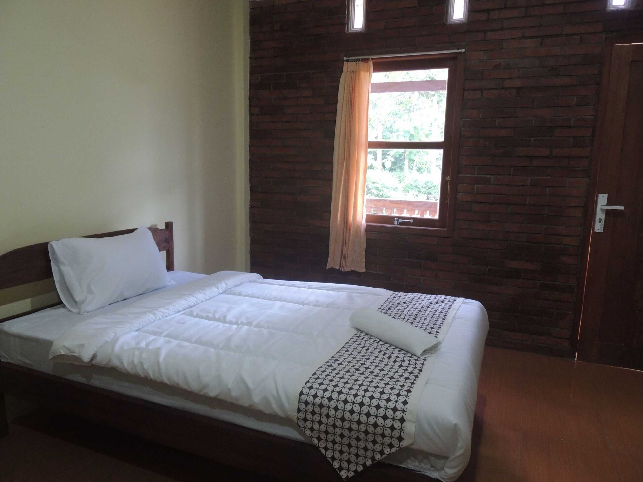 Gift card for Homestay Effendi Borobudur Syariah by Ndalem Beong Gift card for Homestay Effendi Borobudur Syariah by Ndalem Beong