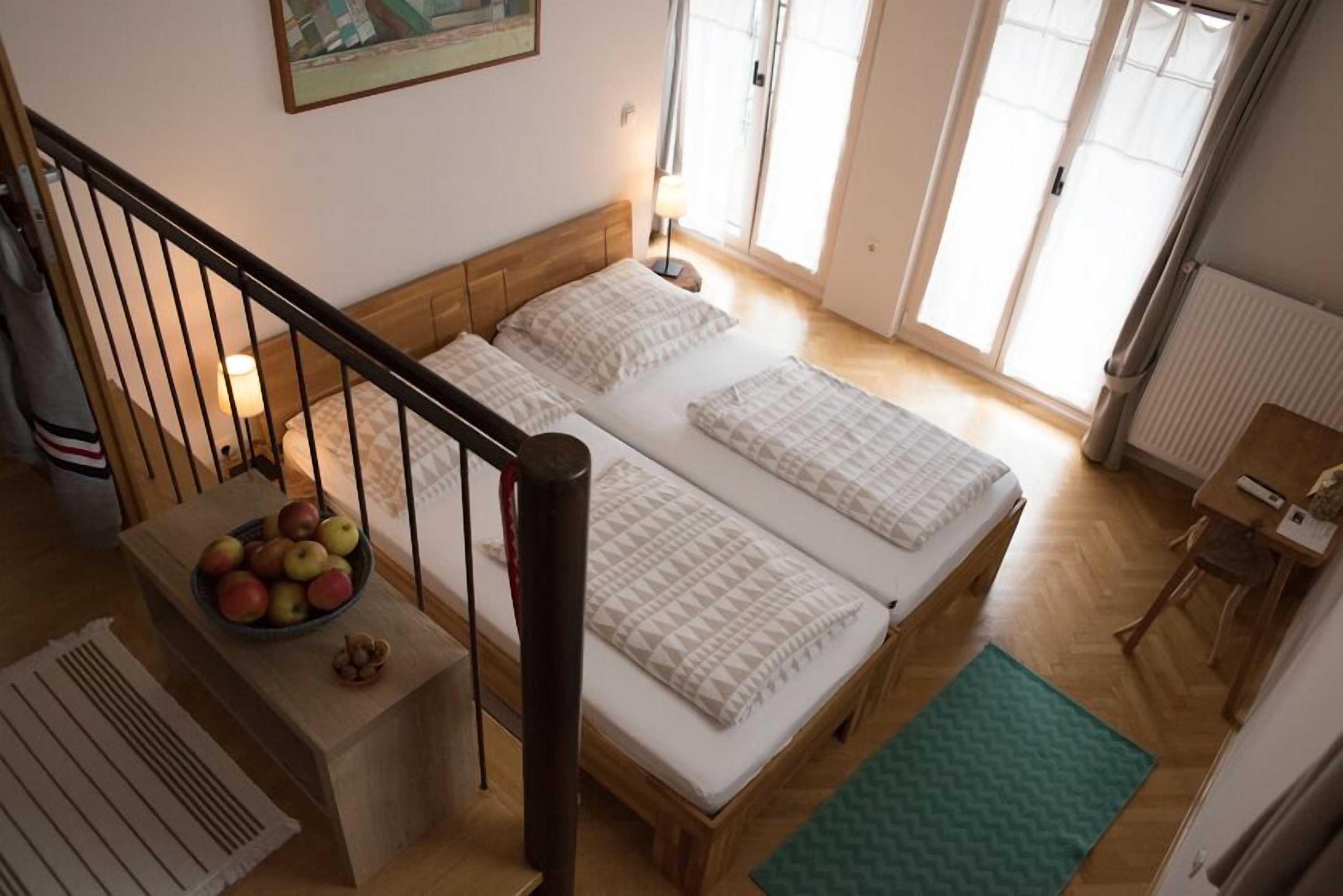 Gift card for Bed & Breakfast Dvorec - Beer Fountain & Galerija Okusov Gift card for Bed & Breakfast Dvorec - Beer Fountain & Galerija Okusov