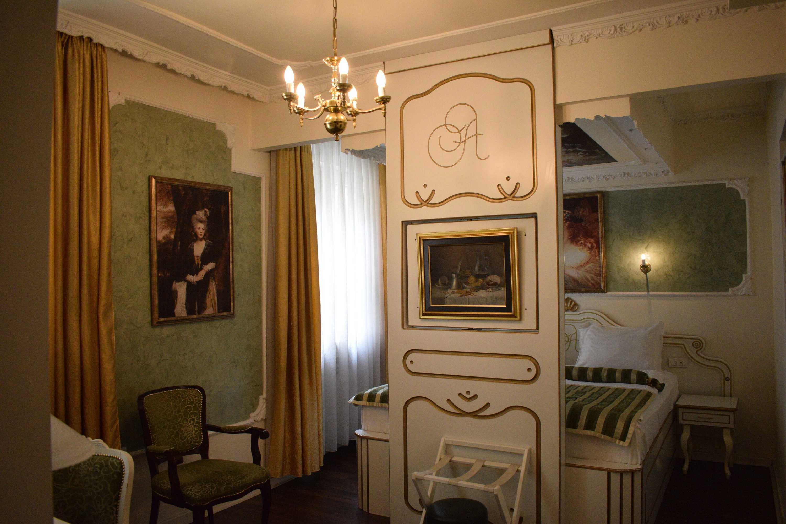 Gift card for Queen's Astoria Design Hotel