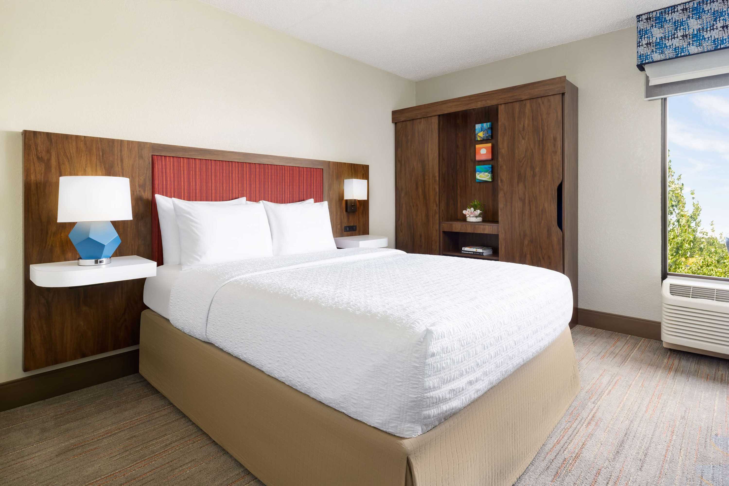 Gift card for Hampton Inn Long Island/islandia Gift card for Hampton Inn Long Island/islandia