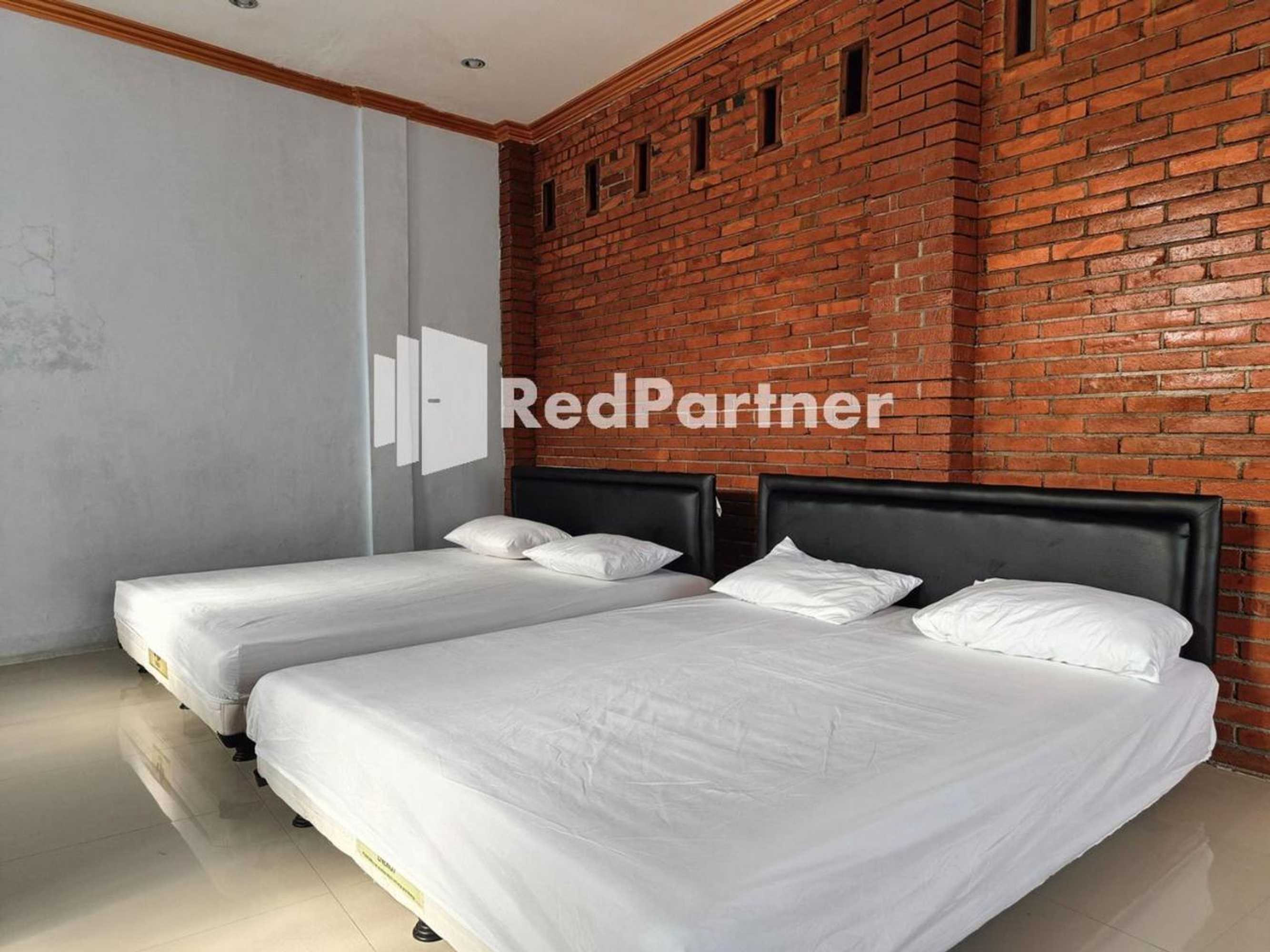 Gift card for Jogo Segoro Homestay Mitra Reddoorz Near Pantai Sundak Gunungkidul