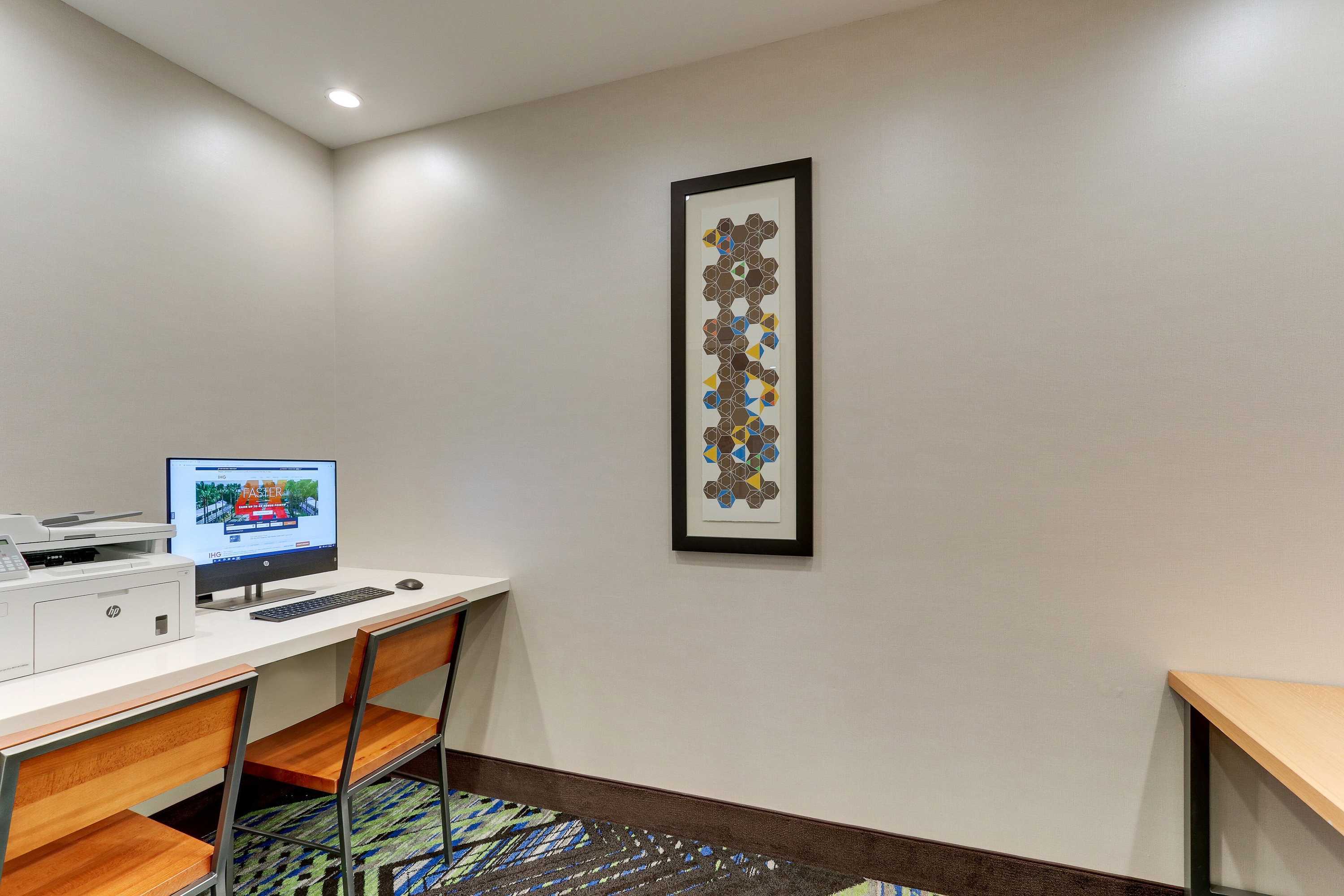 Gift card for Holiday Inn Express & Suites Saugerties - Hudson Valley by Ihg Gift card for Holiday Inn Express & Suites Saugerties - Hudson Valley by Ihg