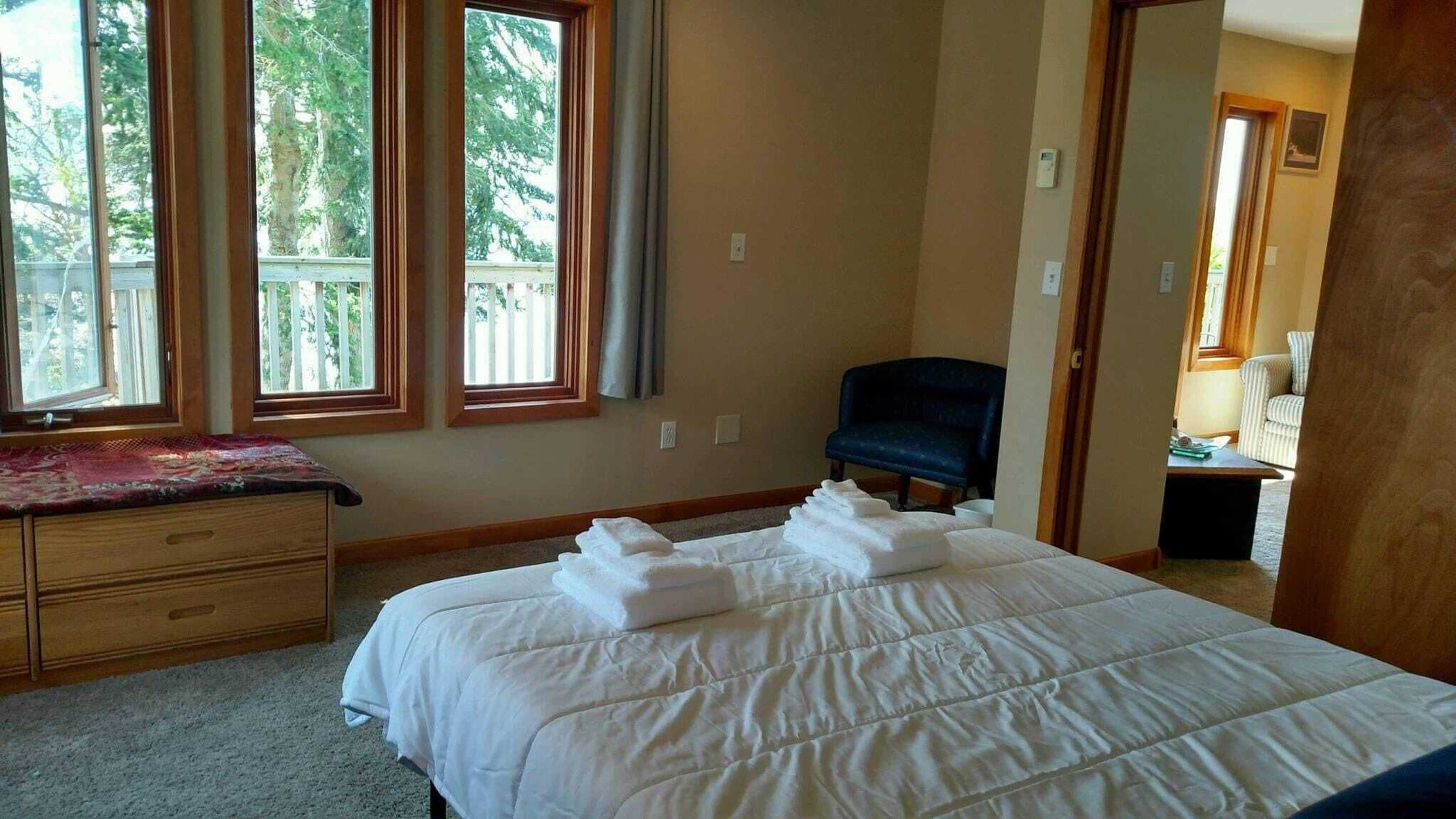 Gift card for Harbor View Haven by Avantstay Private Backyard