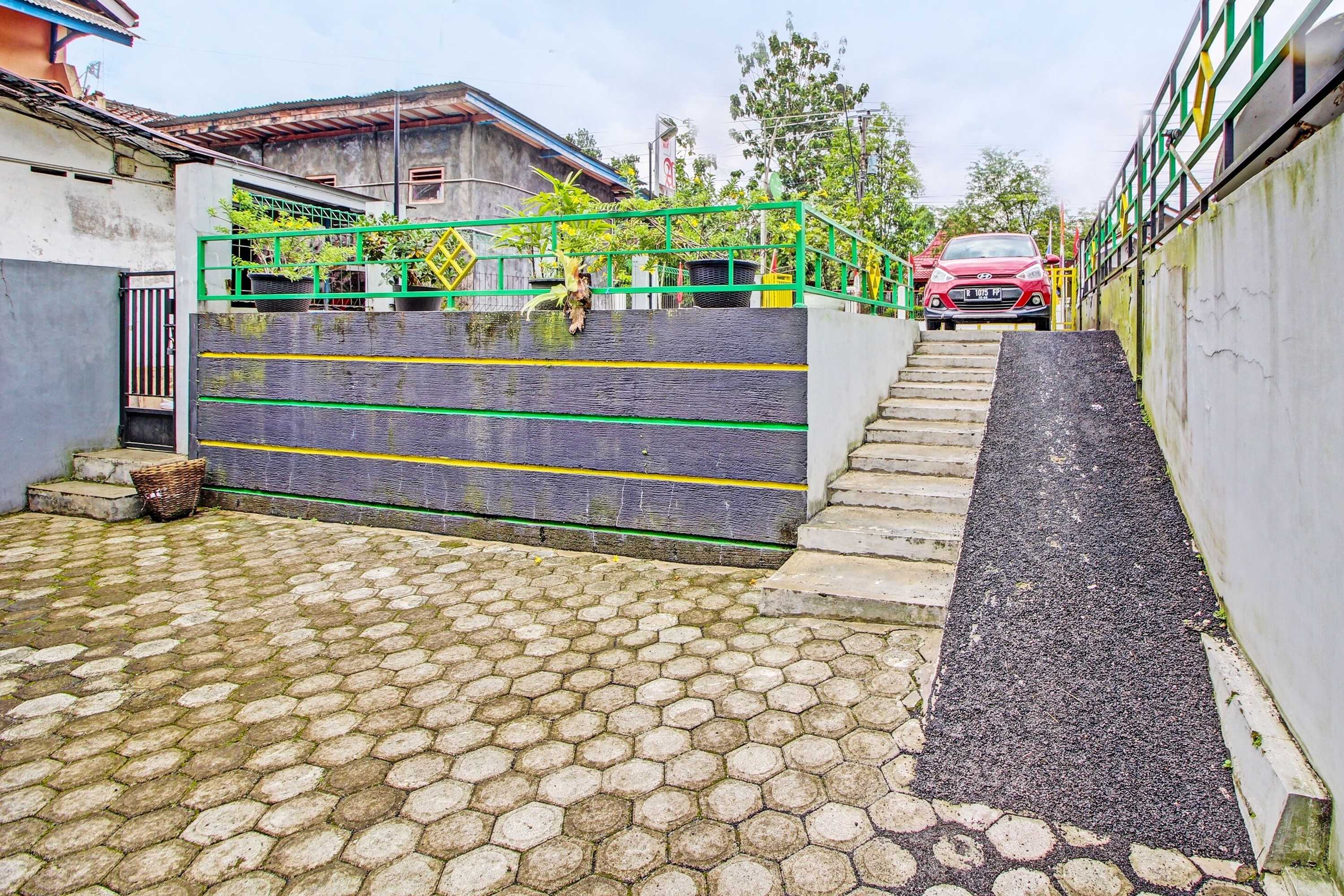 Gift card for Capital O 92250 Hall & Guesthouse Kowapi Syariah Gift card for Capital O 92250 Hall & Guesthouse Kowapi Syariah