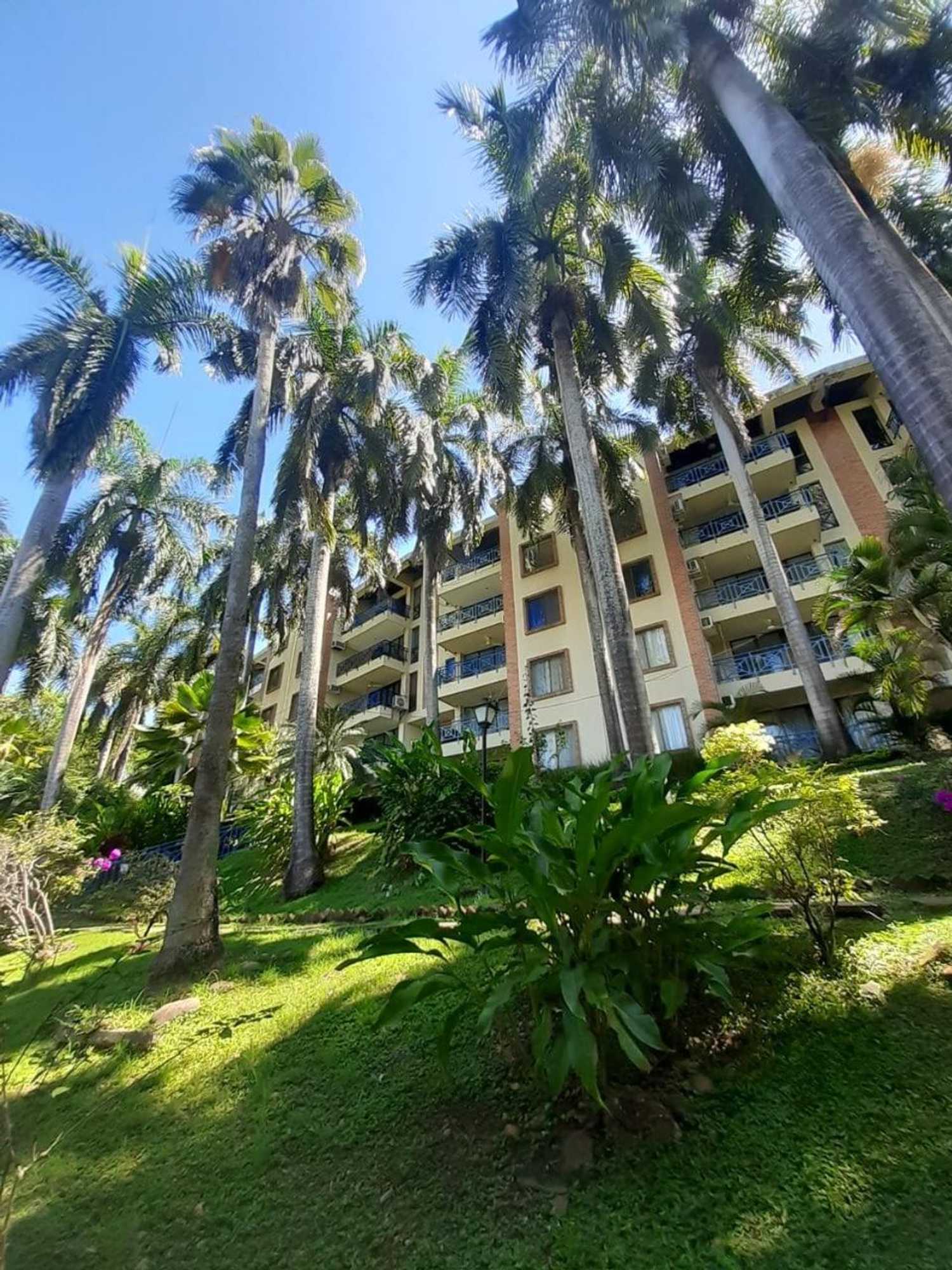 Gift card for Condominio Girardot Resort Apartamento 6-402 Vista a Las Montañas y Piscinas ,wi-Fi, Netflix - Rnt # 96655