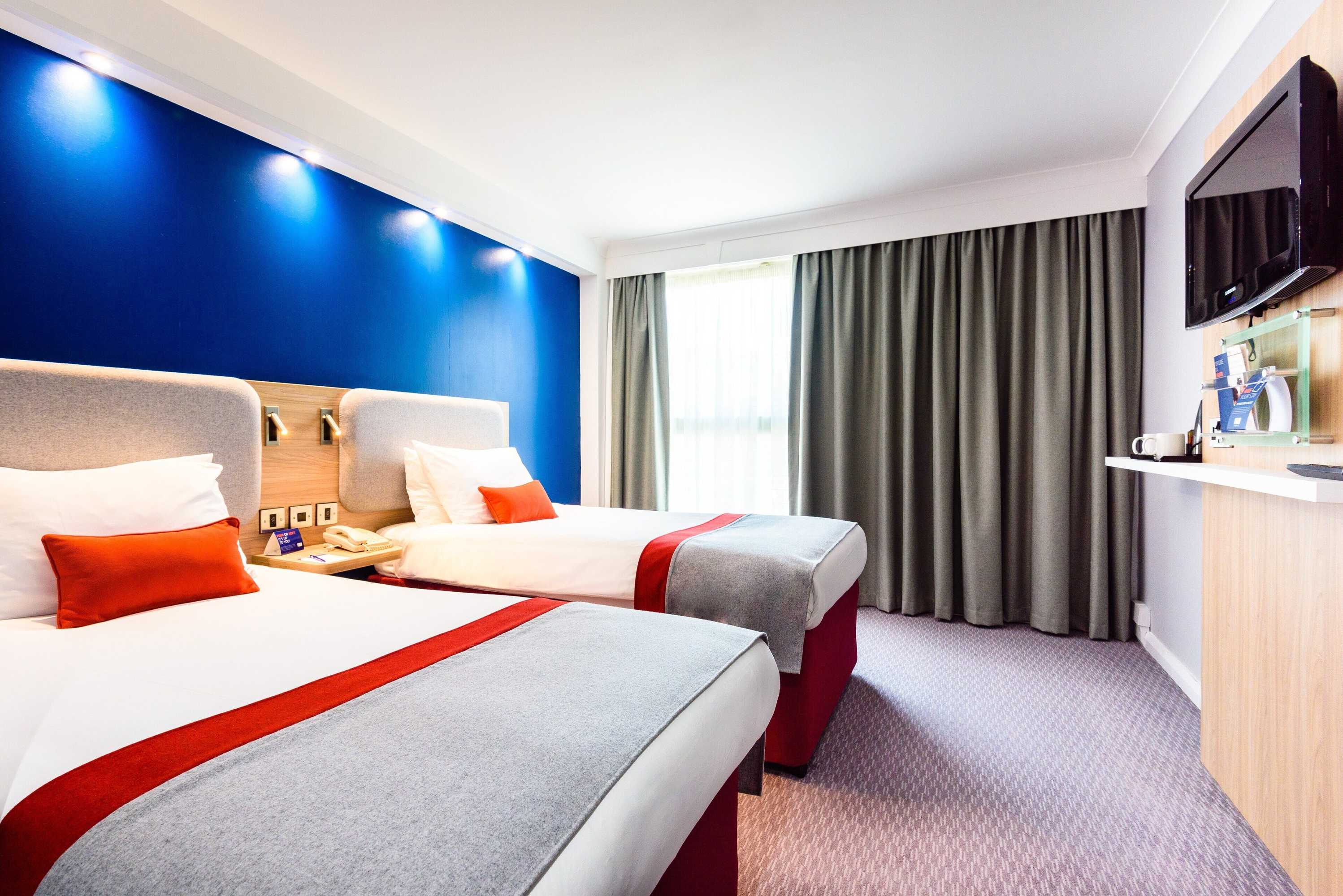 Gift card for Holiday Inn Express Portsmouth - Gunwharf Quays by Ihg Gift card for Holiday Inn Express Portsmouth - Gunwharf Quays by Ihg