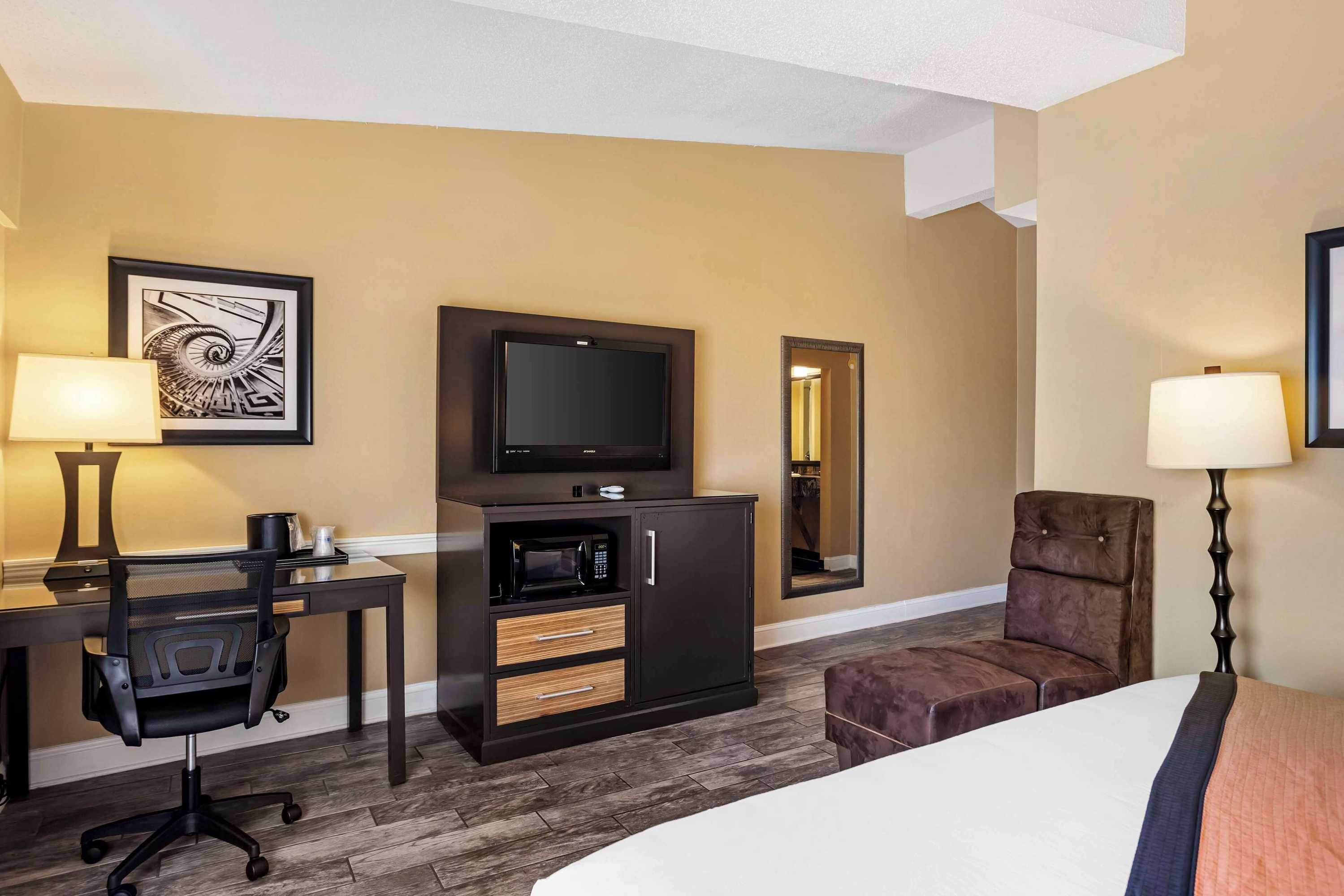 Gift card for Best Western Plus Newark Airport West Gift card for Best Western Plus Newark Airport West