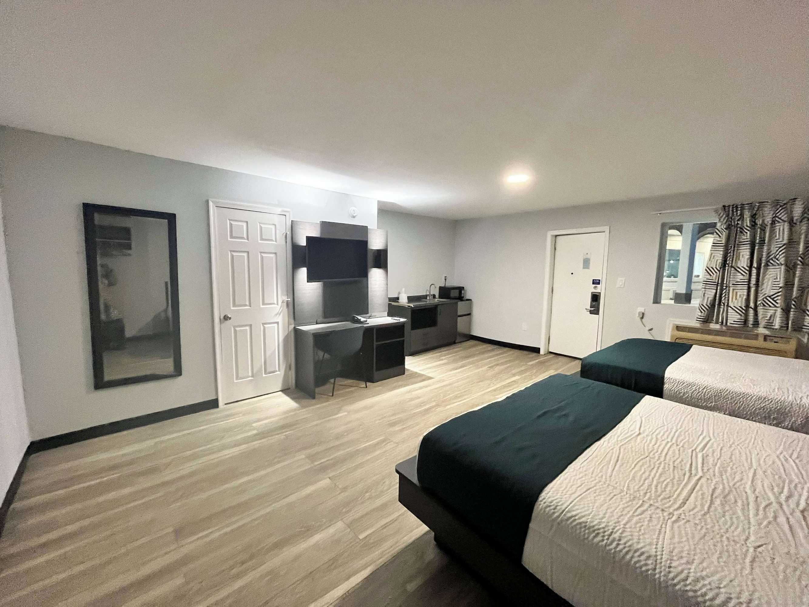 Gift card for Motel 6 Williamstown