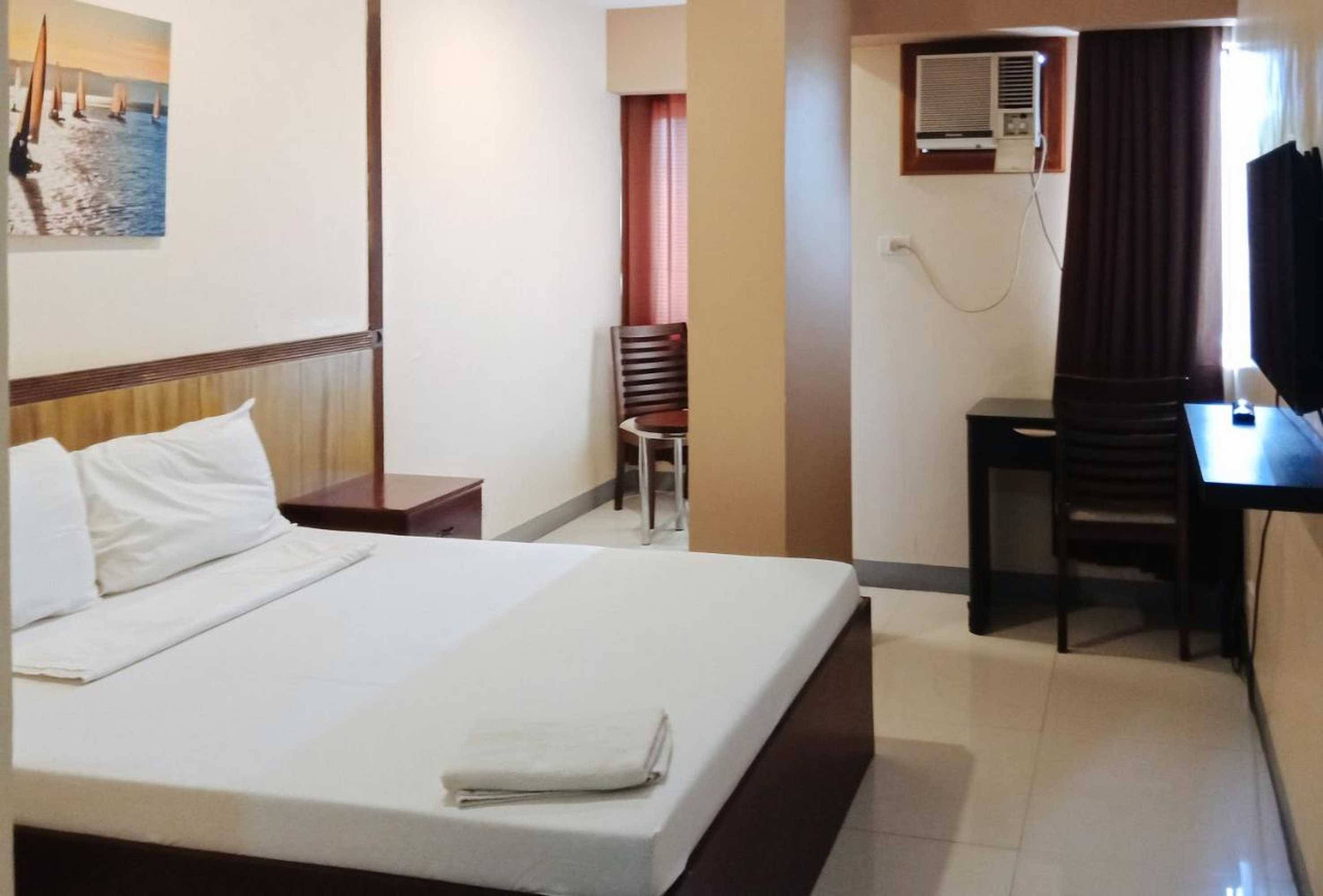 Gift card for Reddoorz @ H.f. Golden Travellers Inn