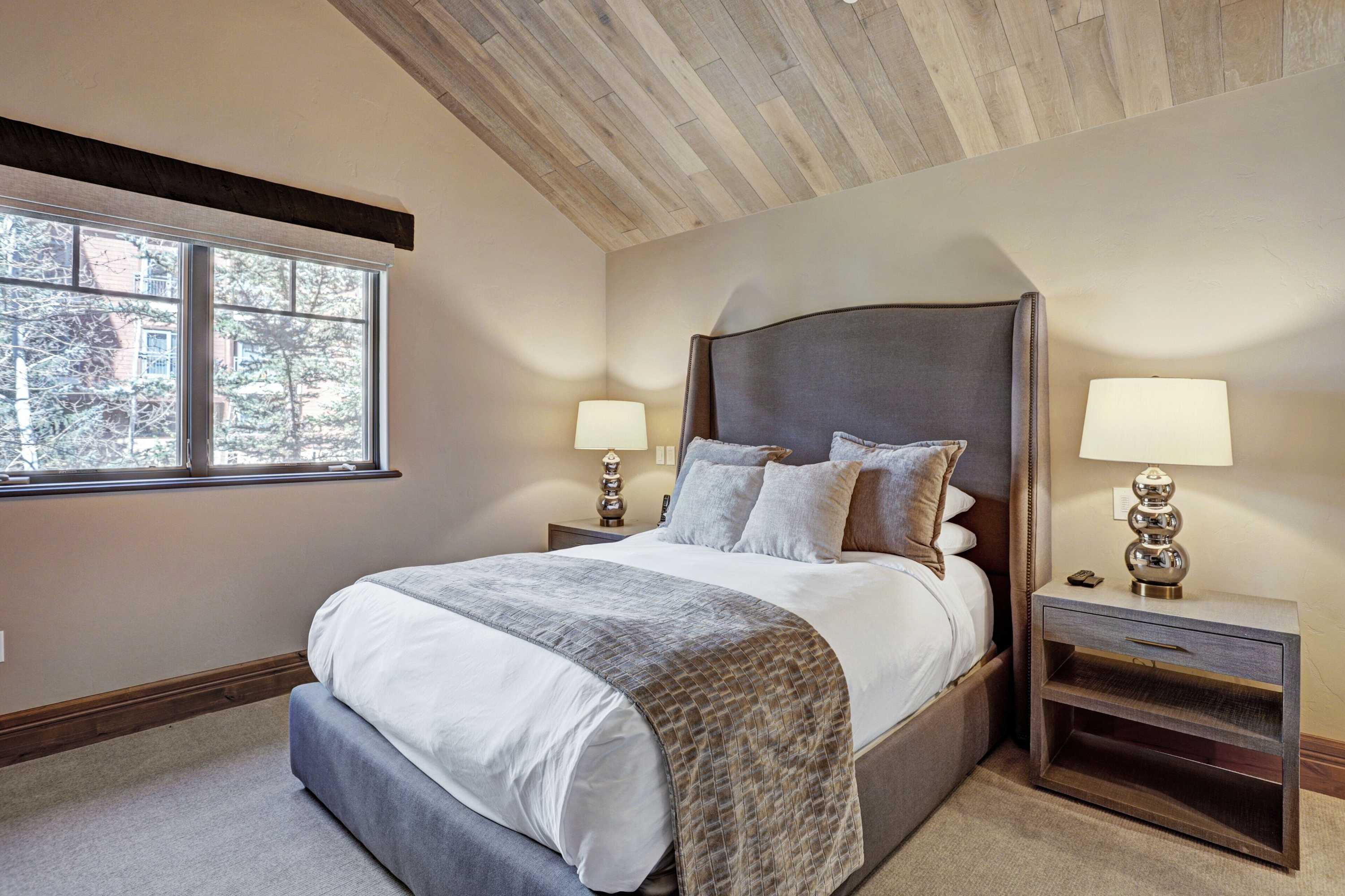 Gift card for Platinum 3 Bedroom Vacation Rental In The Heart Of Vail That Includes Ski Valet, Ski Deck, Rooftop Pool, Panoramic Views Gift card for Platinum 3 Bedroom Vacation Rental In The Heart Of Vail That Includes Ski Valet, Ski Deck, Rooftop Pool, Panoramic Views