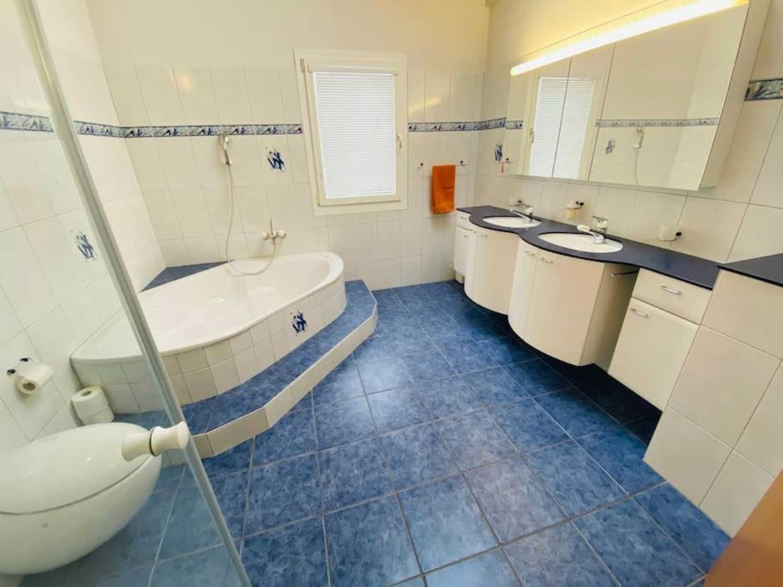 Gift card for Leon's Holiday Homes Villa 1