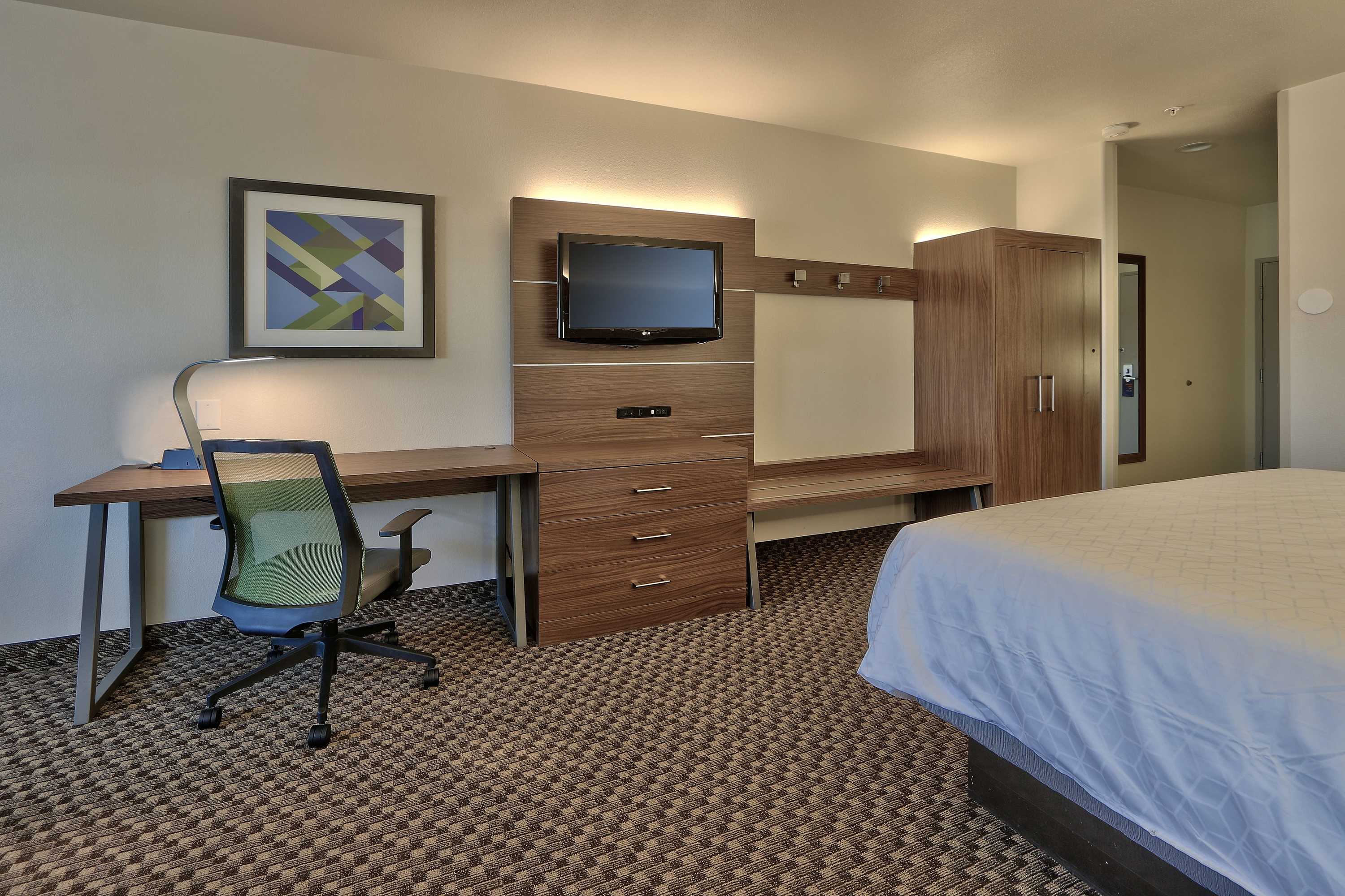 Gift card for Holiday Inn Express Santa Rosa by Ihg Gift card for Holiday Inn Express Santa Rosa by Ihg