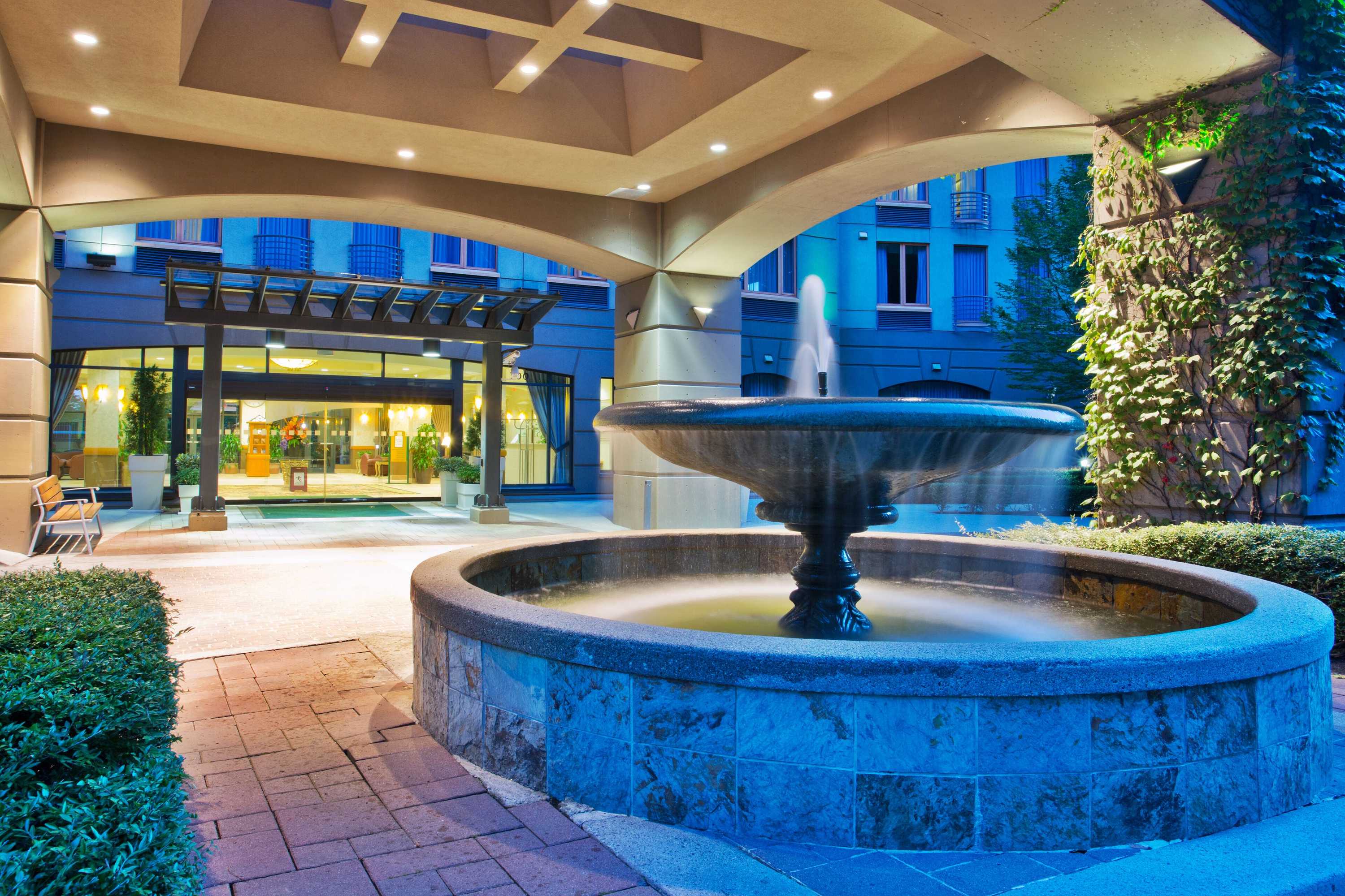 Gift card for Holiday Inn Hotel & Suites North Vancouver by Ihg Gift card for Holiday Inn Hotel & Suites North Vancouver by Ihg