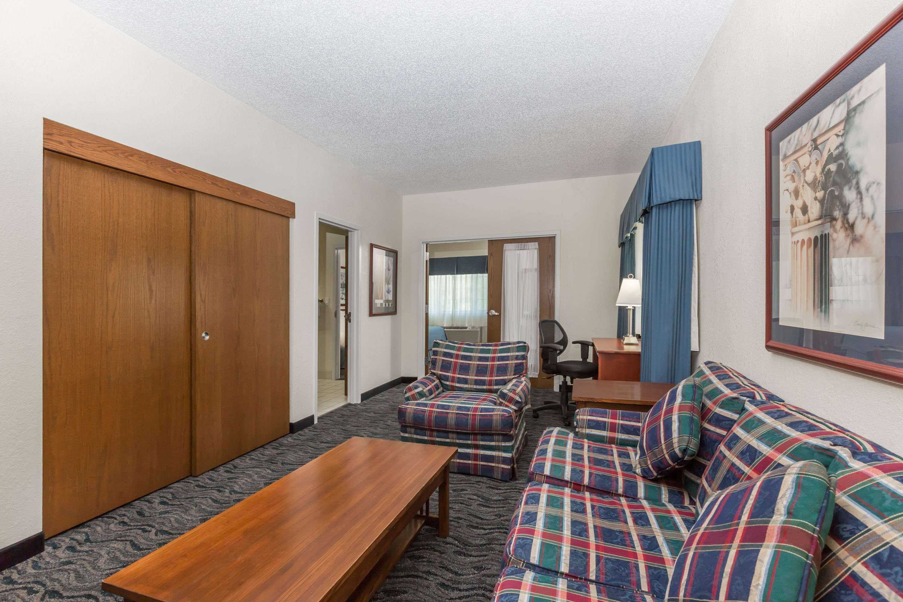 Gift card for Baymont by Wyndham Des Moines Airport Gift card for Baymont by Wyndham Des Moines Airport