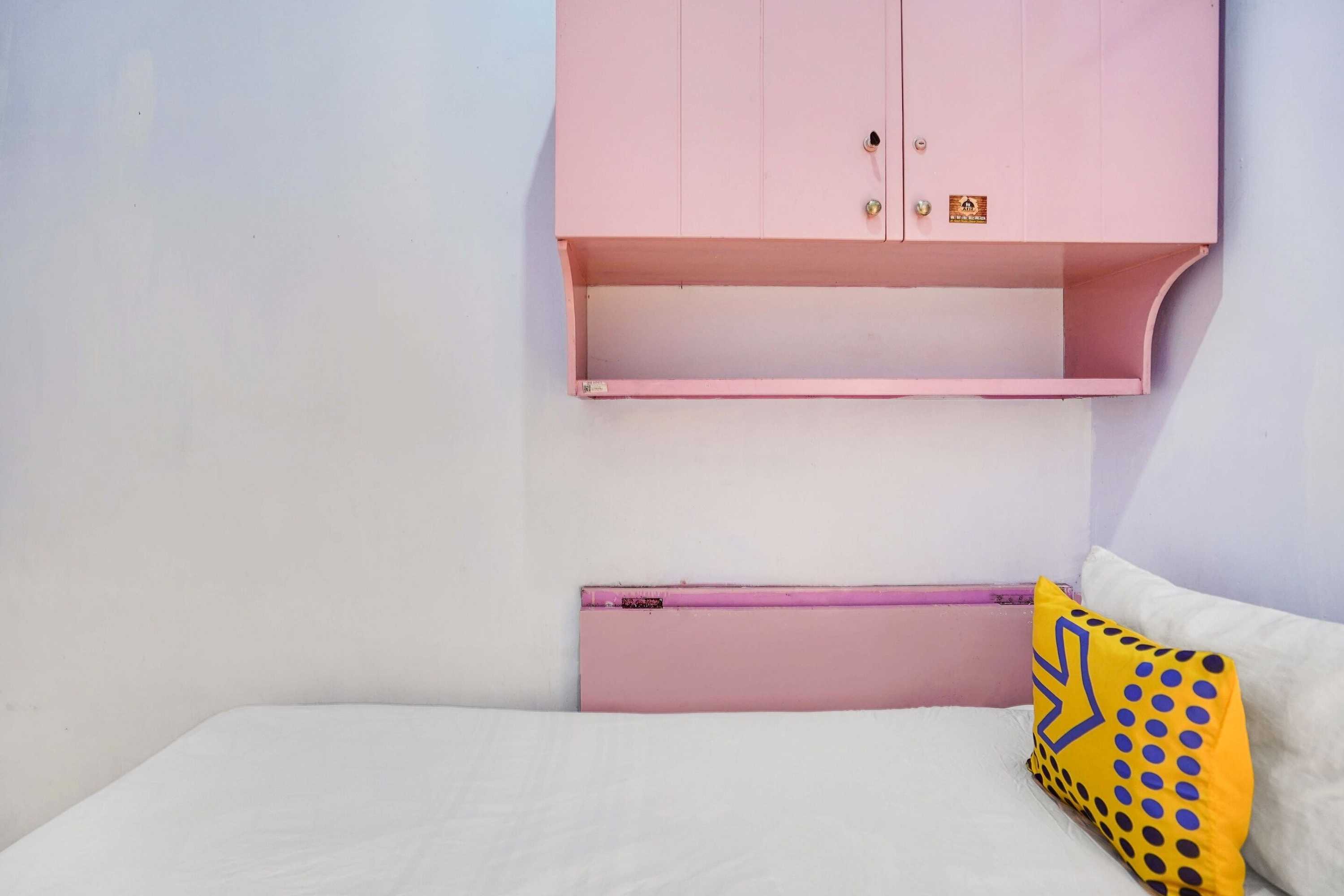 Gift card for Oyo Life 91626 Rr Kost Putri Syariah