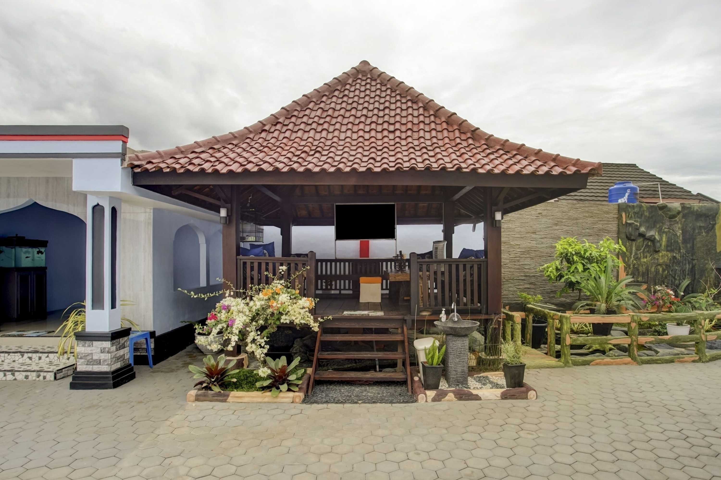Gift card for Oyo Life 3982 Azka Homestay Syariah Gift card for Oyo Life 3982 Azka Homestay Syariah