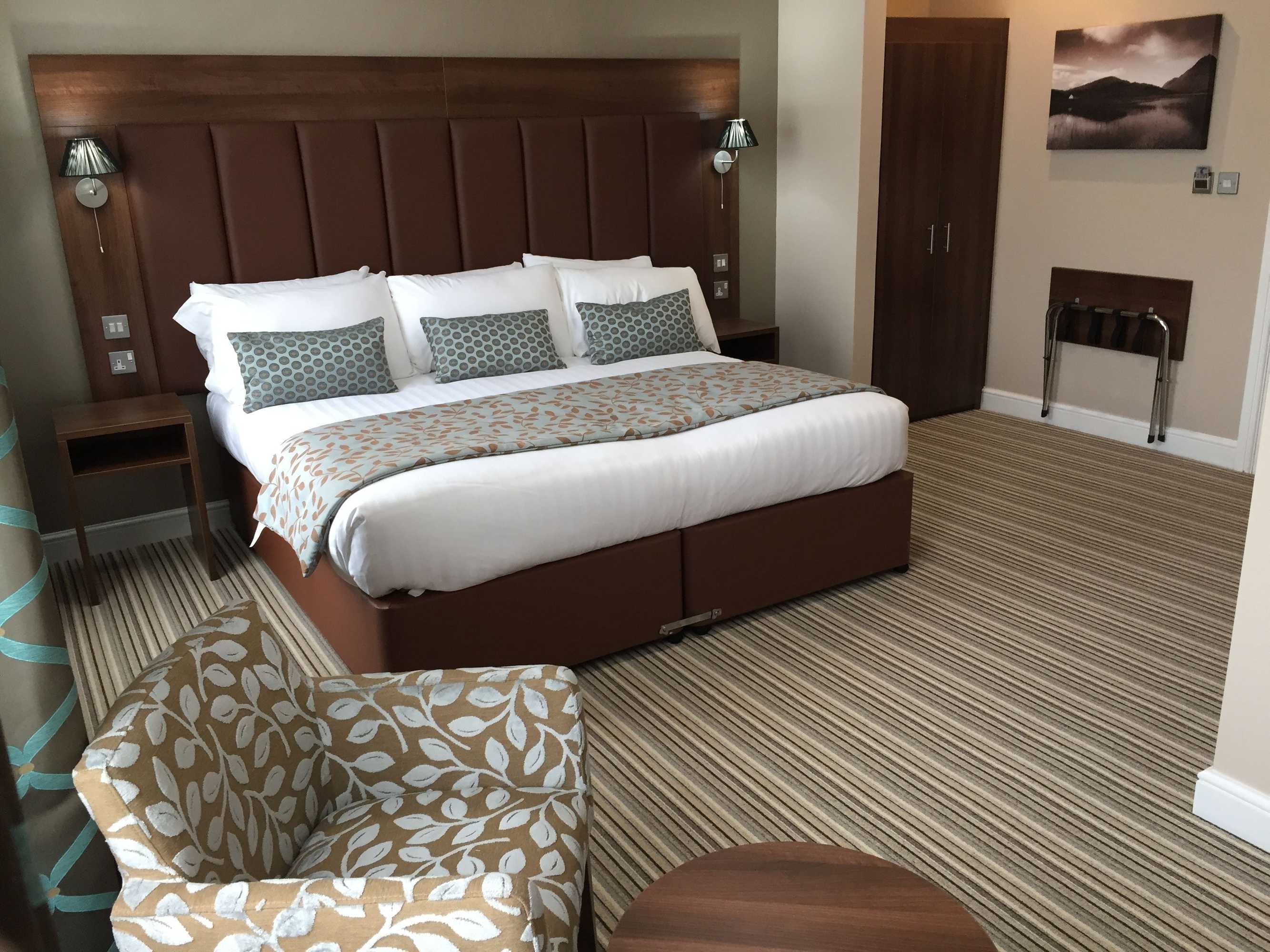 Gift card for Twin Oaks Hotel