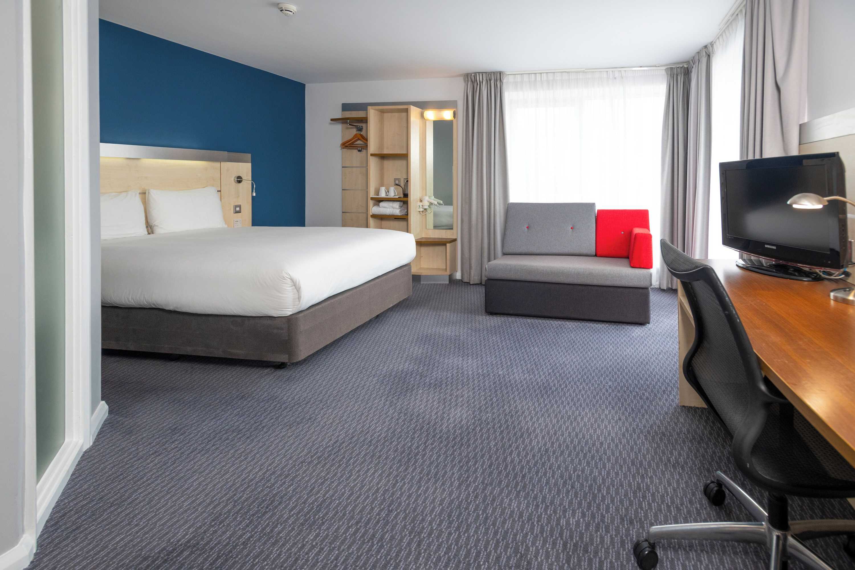 Gift card for Holiday Inn Express Swindon City Centre by Ihg Gift card for Holiday Inn Express Swindon City Centre by Ihg