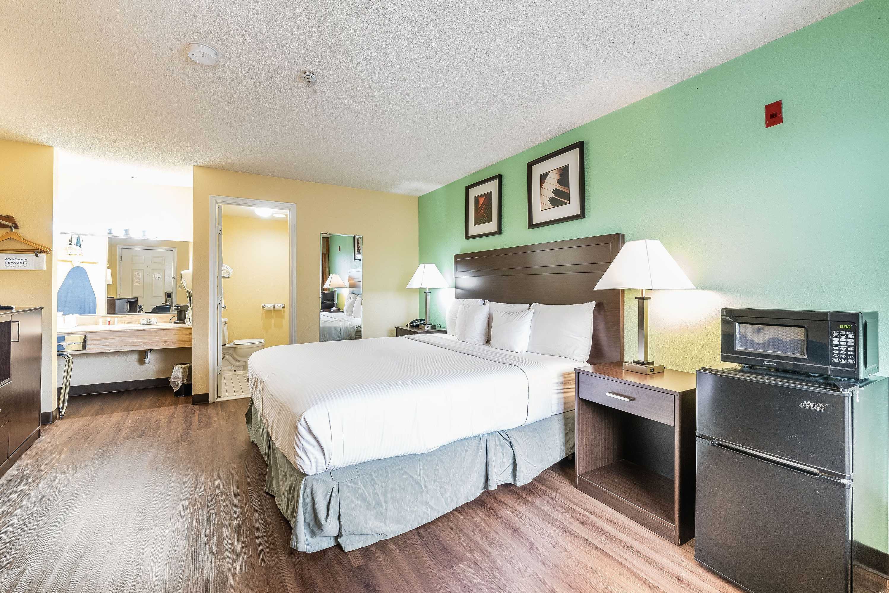 Gift card for Days Inn by Wyndham Federal Way Gift card for Days Inn by Wyndham Federal Way