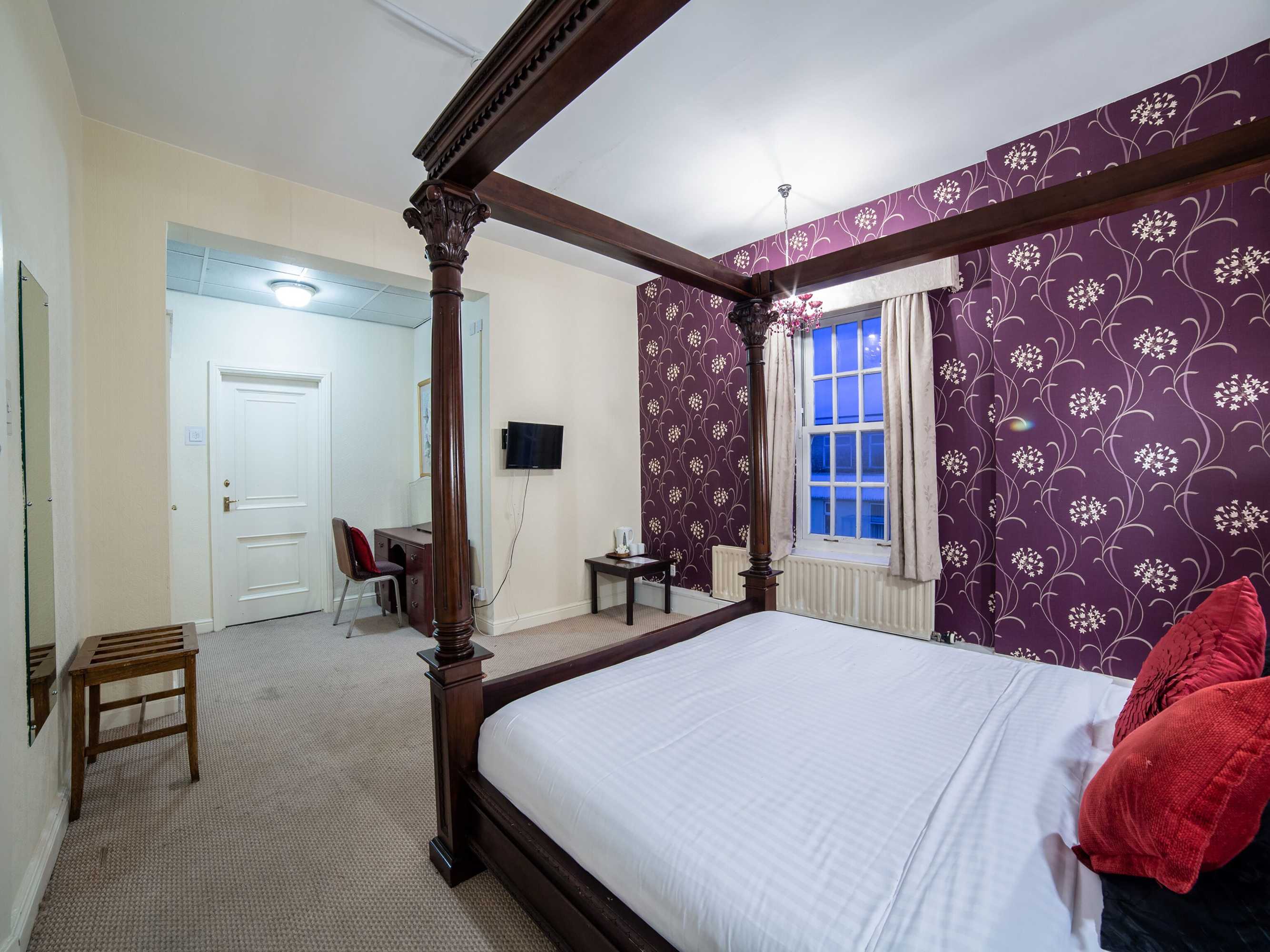 Gift card for George Hotel, Burslem, Stoke-On-Trent Gift card for George Hotel, Burslem, Stoke-On-Trent