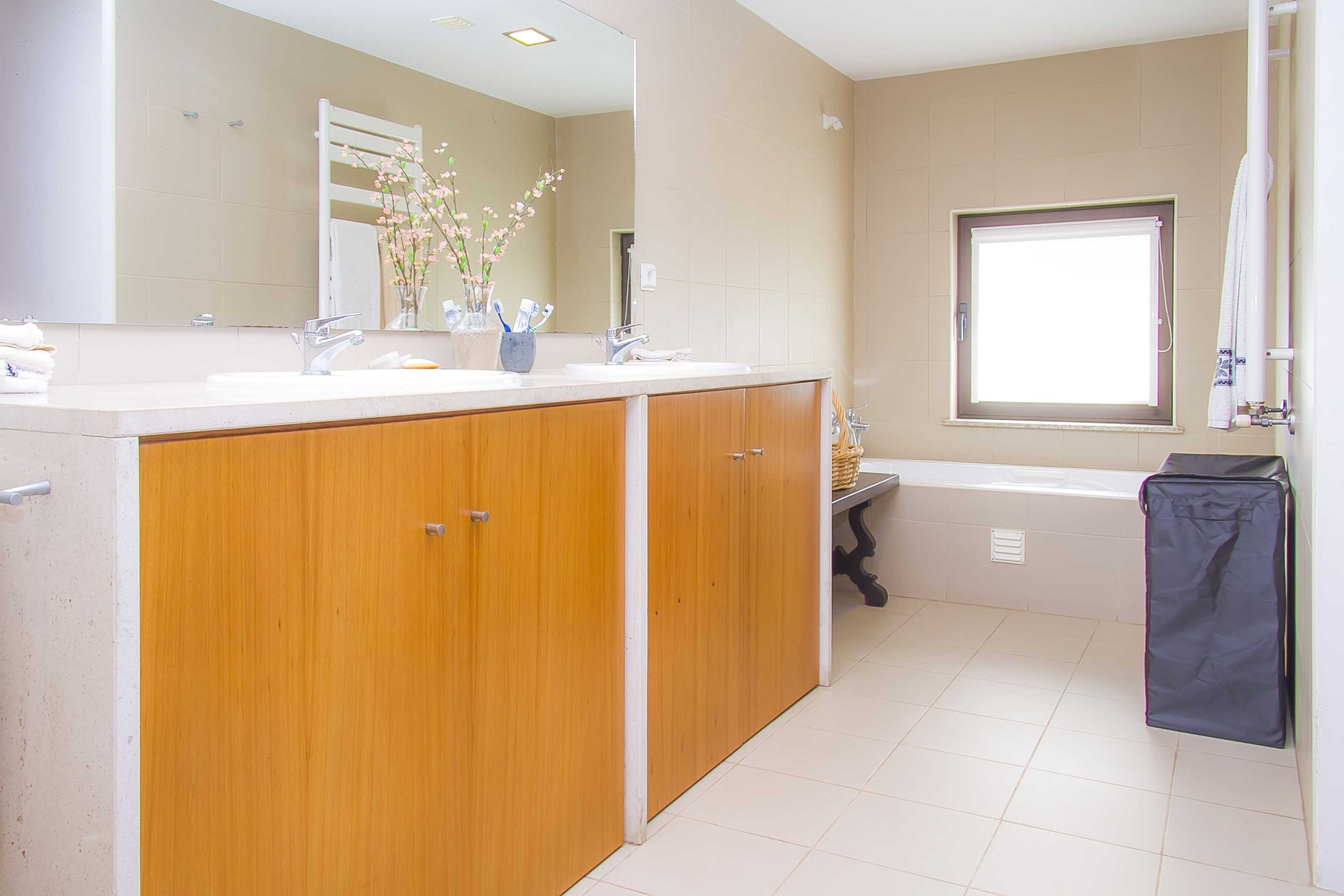 Gift card for Liiiving in Caminha - Oak Tree Chill