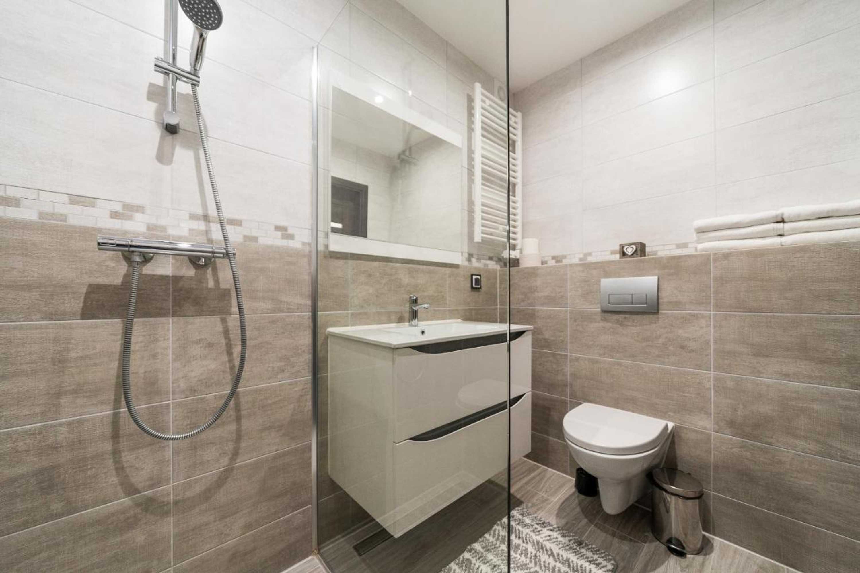 Gift card for Domki Nord Breeze z Podgrzewanym Basenem i Jacuzzi