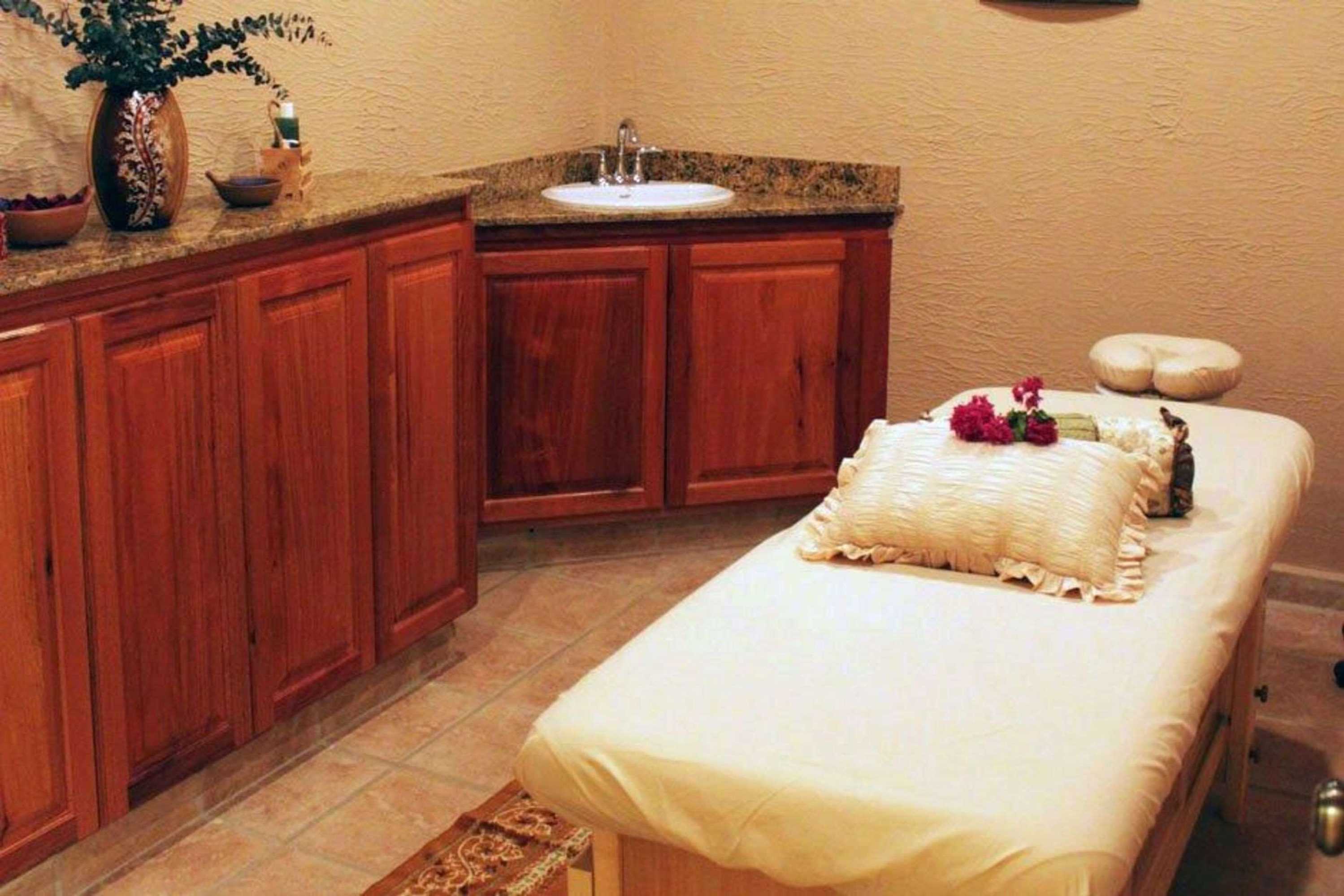 Gift card for Clarion Suites Roatan at Pineapple Villas Gift card for Clarion Suites Roatan at Pineapple Villas
