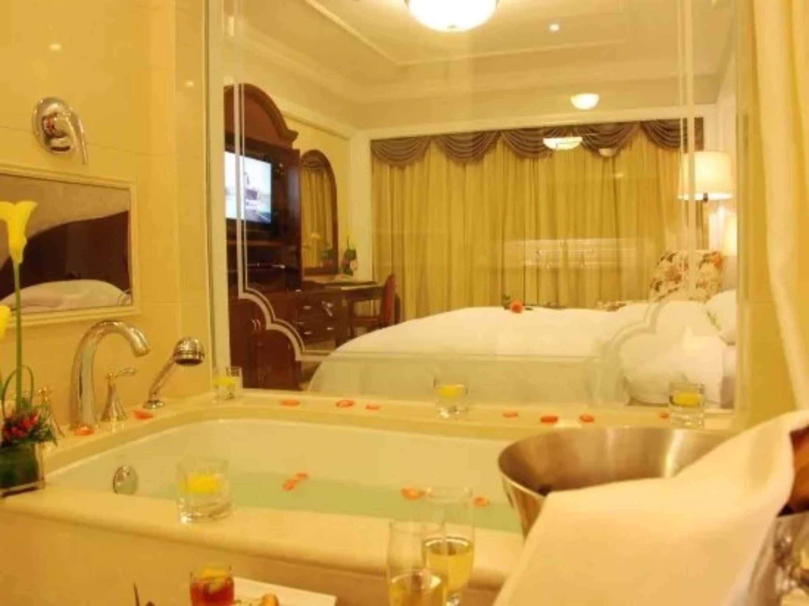 Gift card for Zhongwei Green Lake Hotel Kunming Gift card for Zhongwei Green Lake Hotel Kunming