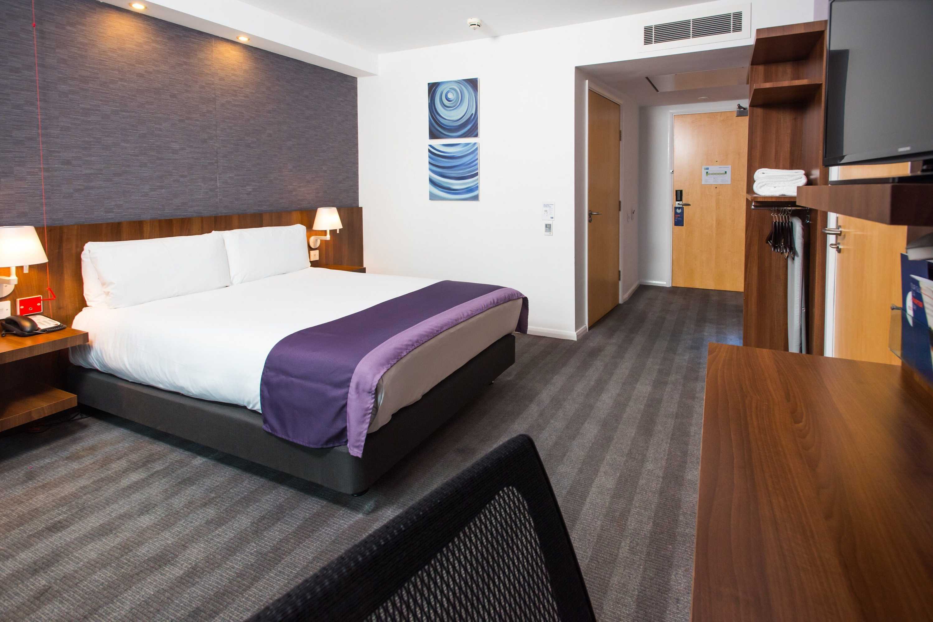 Gift card for Holiday Inn Express Lincoln City Centre by Ihg Gift card for Holiday Inn Express Lincoln City Centre by Ihg