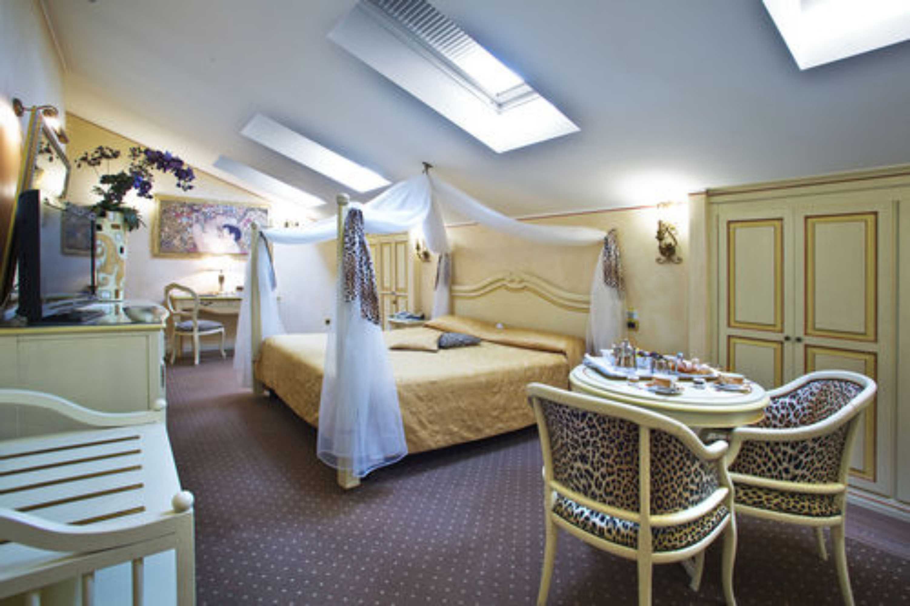 Gift card for Vip's Motel Luxury Accommodation & Spa Gift card for Vip's Motel Luxury Accommodation & Spa