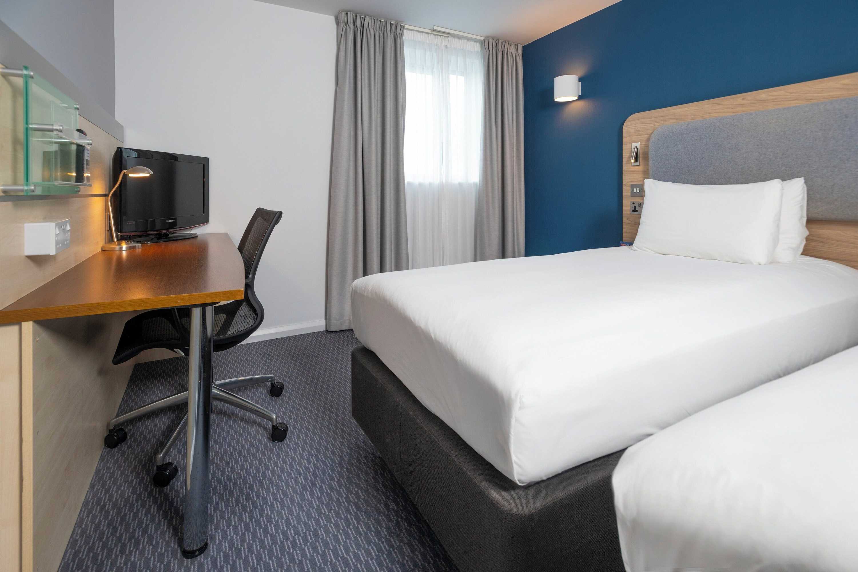 Gift card for Holiday Inn Express Swindon City Centre by Ihg Gift card for Holiday Inn Express Swindon City Centre by Ihg