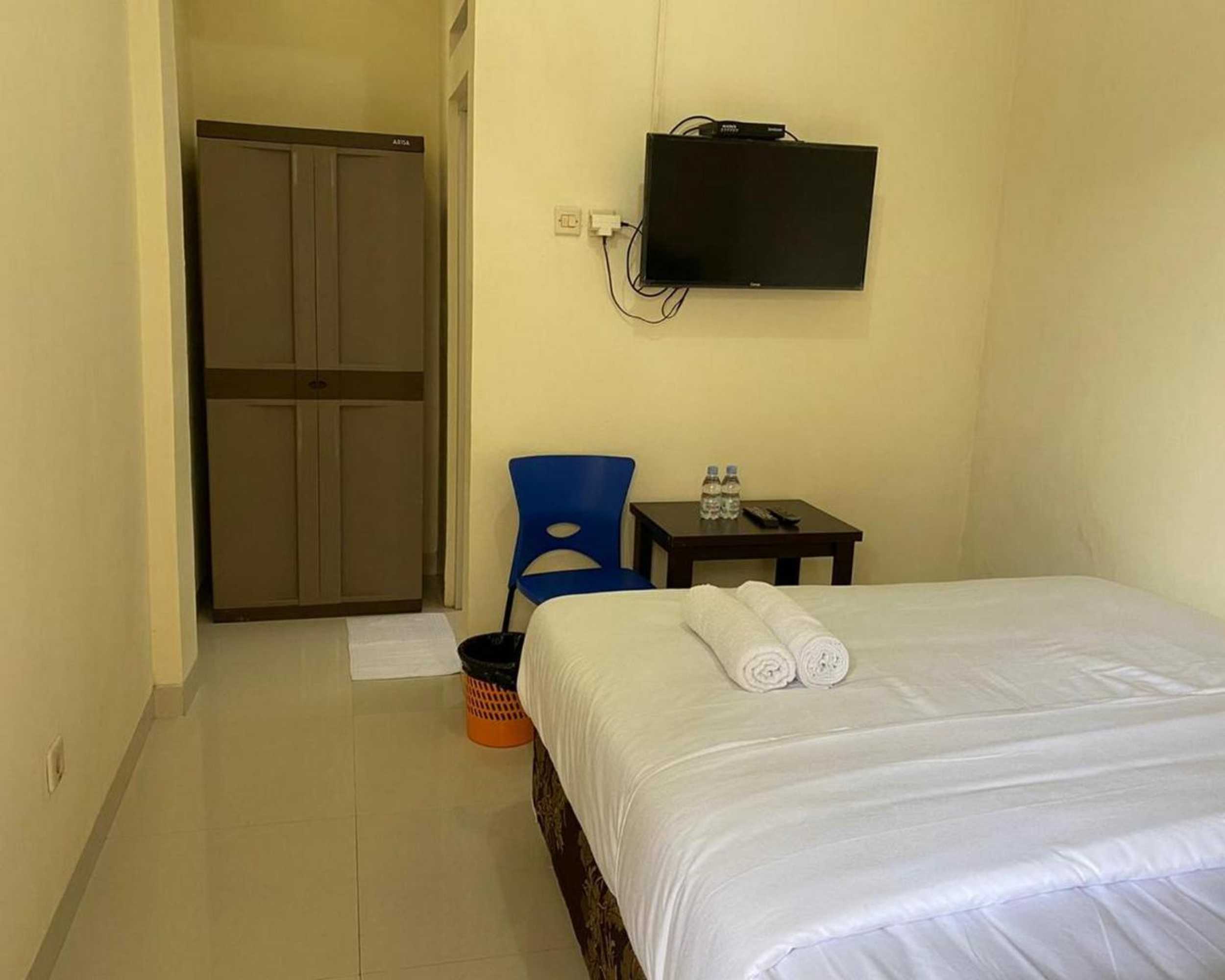 Gift card for Jatiwinangun Homestay Near Gor Satria Purwoketo Mitra Reddoorz Gift card for Jatiwinangun Homestay Near Gor Satria Purwoketo Mitra Reddoorz