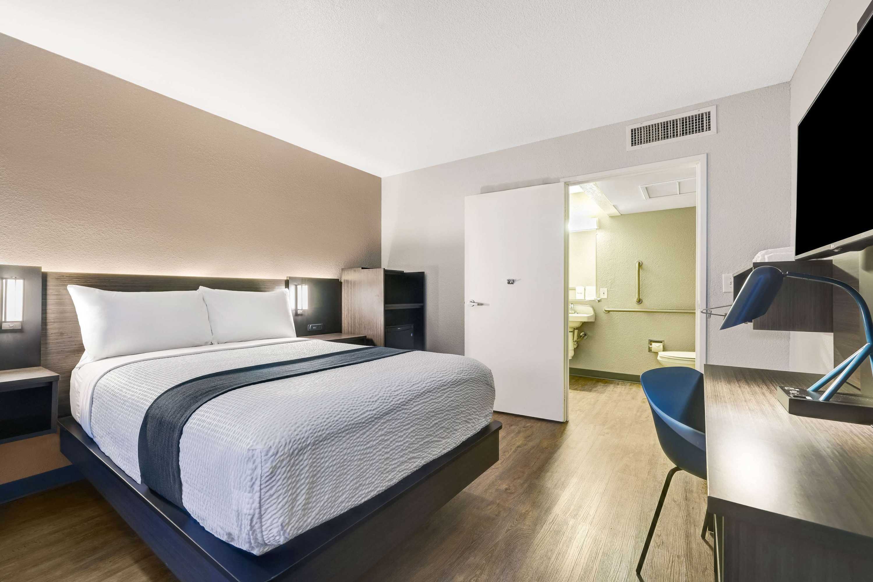 Gift card for Motel 6 Issaquah, WA - Seattle - East Gift card for Motel 6 Issaquah, WA - Seattle - East