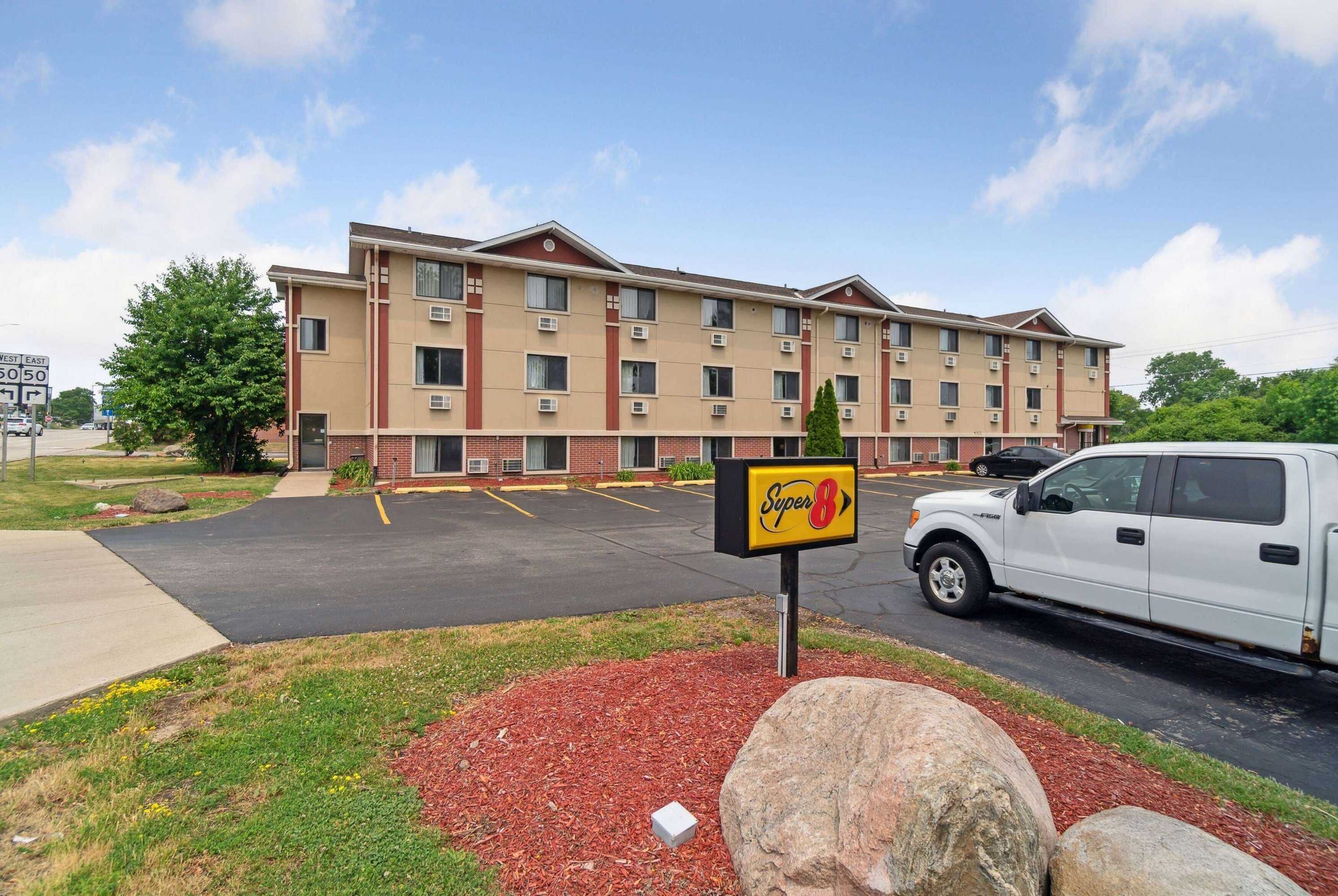 Gift card for Super 8 by Wyndham Kenosha/pleasant Prairie