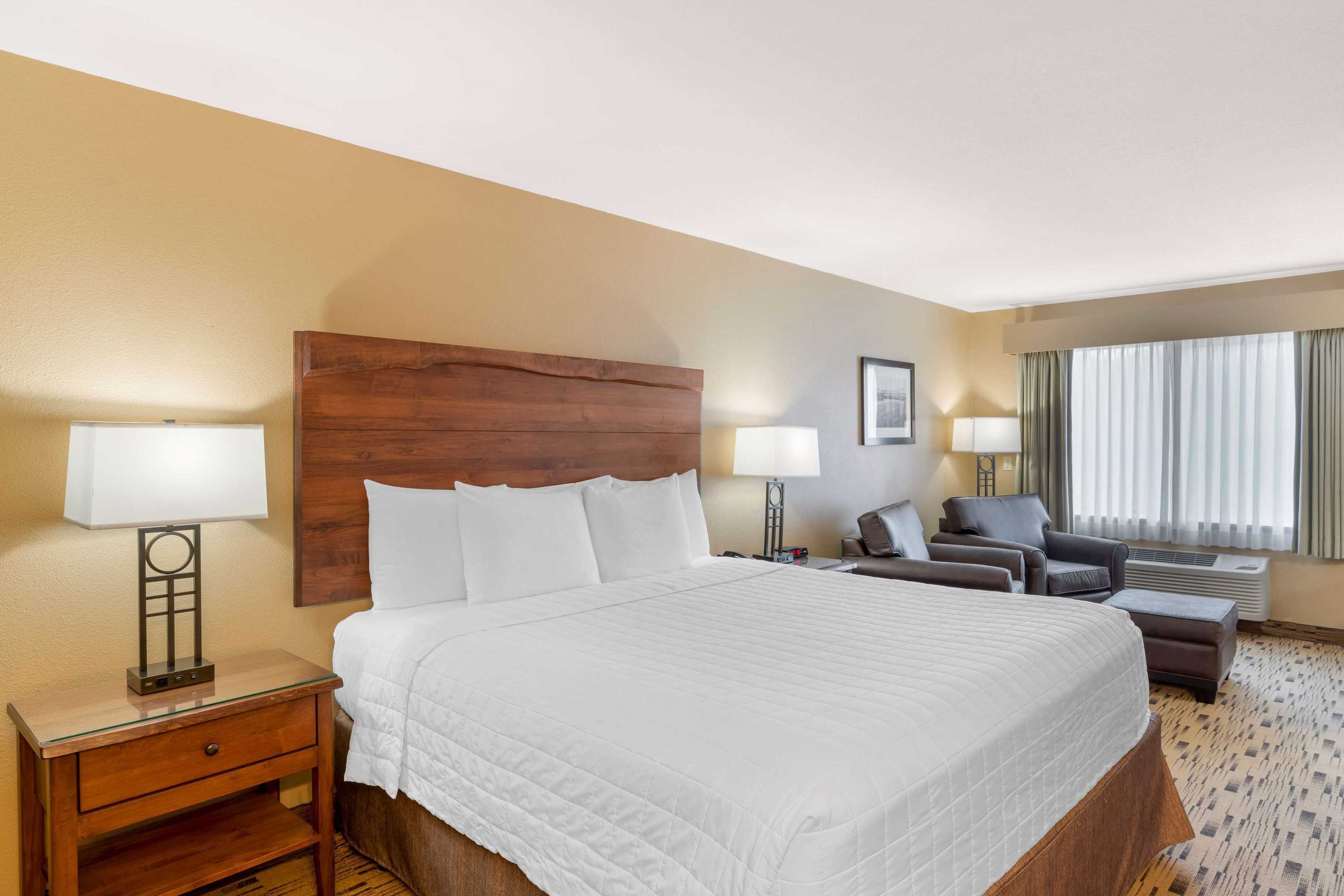 Gift card for Best Western Plus Columbia River Inn Gift card for Best Western Plus Columbia River Inn
