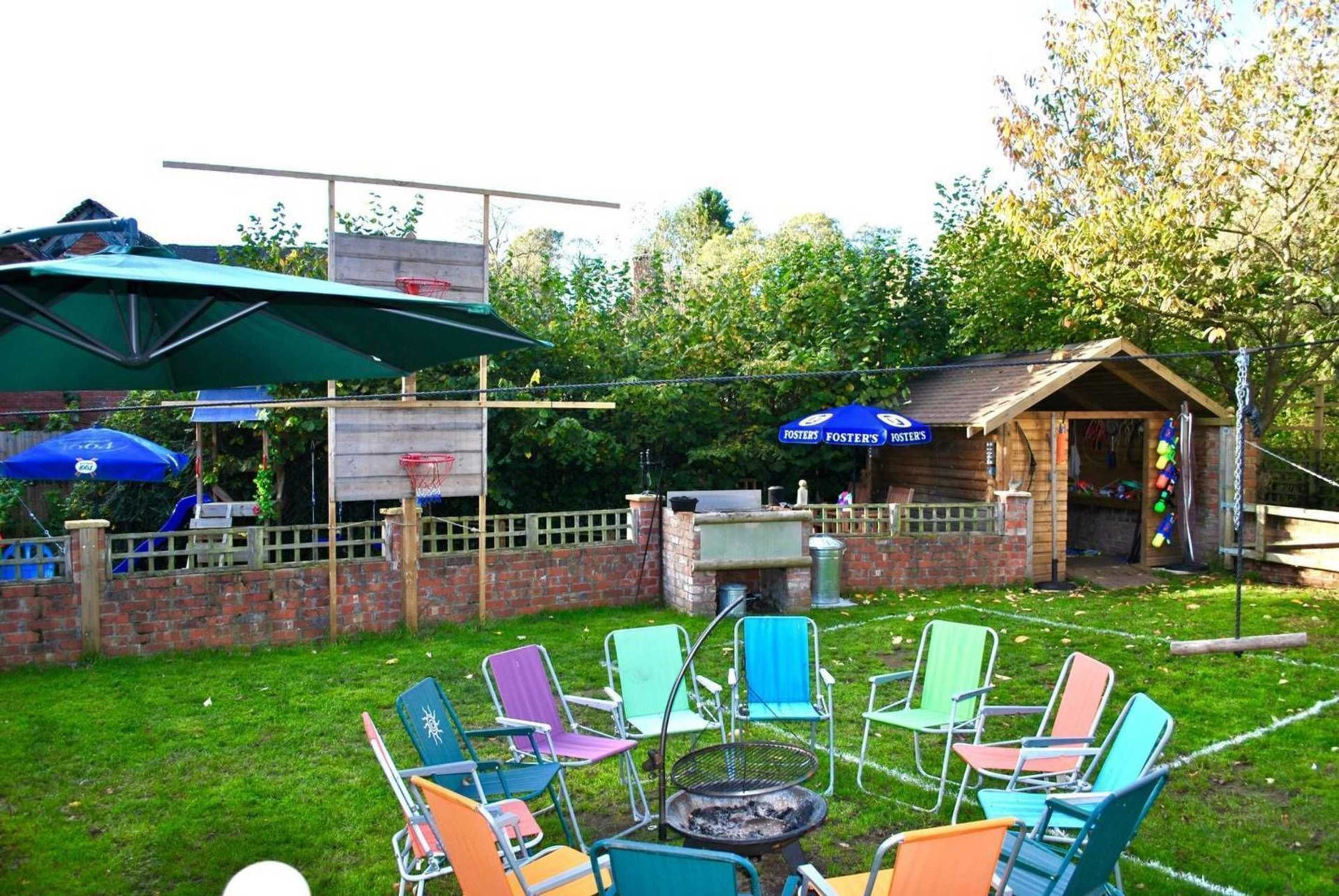 Gift card for Squirrel Barn. Hi-Spec. Hot Tub & Wifi. Sleeps 14 Gift card for Squirrel Barn. Hi-Spec. Hot Tub & Wifi. Sleeps 14