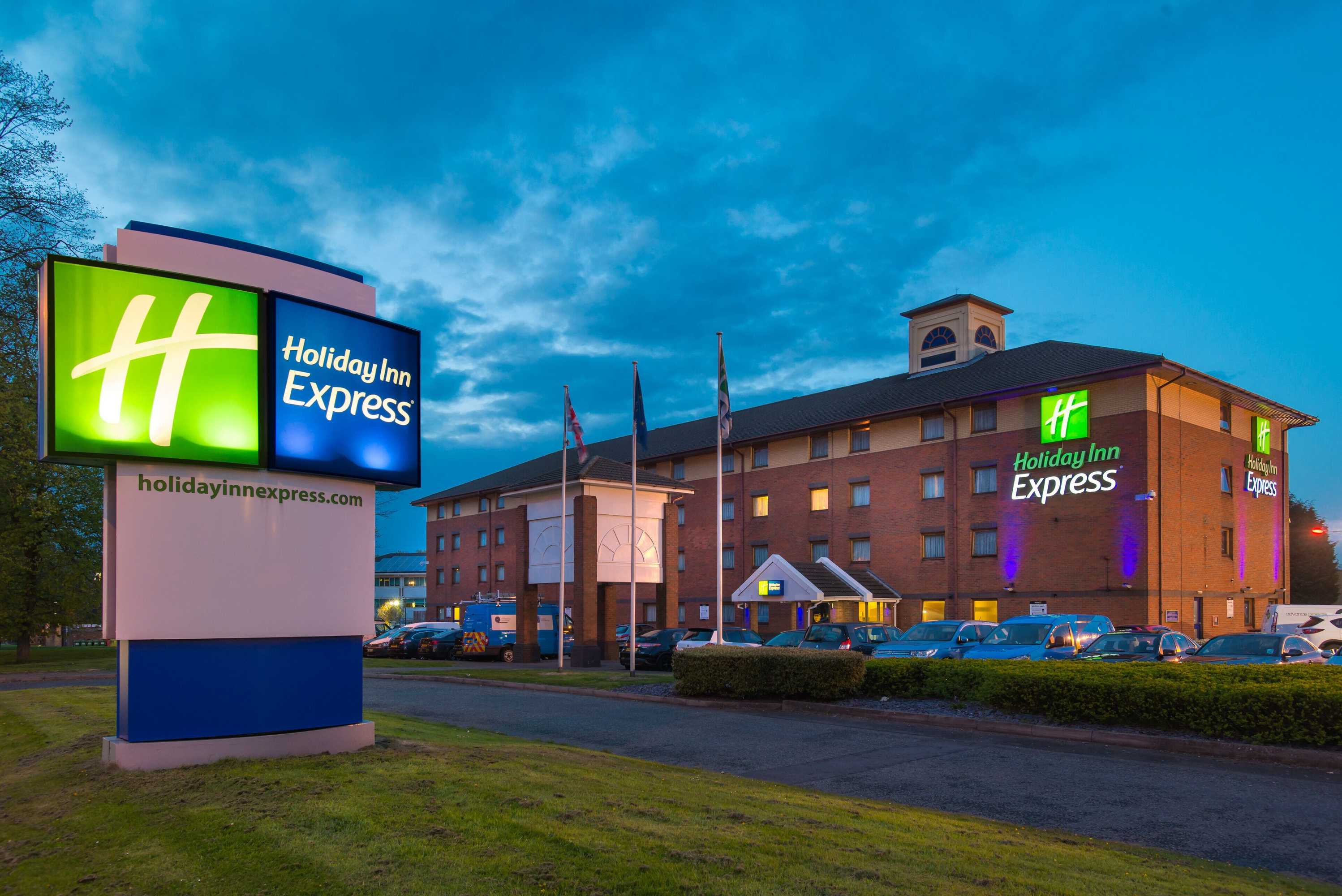 Gift card for Holiday Inn Express Birmingham - Oldbury by Ihg Gift card for Holiday Inn Express Birmingham - Oldbury by Ihg