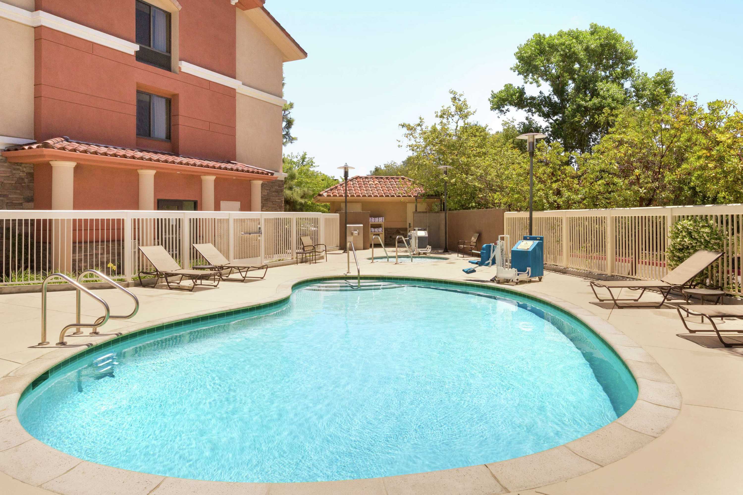 Gift card for Hampton Inn & Suites Thousand Oaks, CA Gift card for Hampton Inn & Suites Thousand Oaks, CA