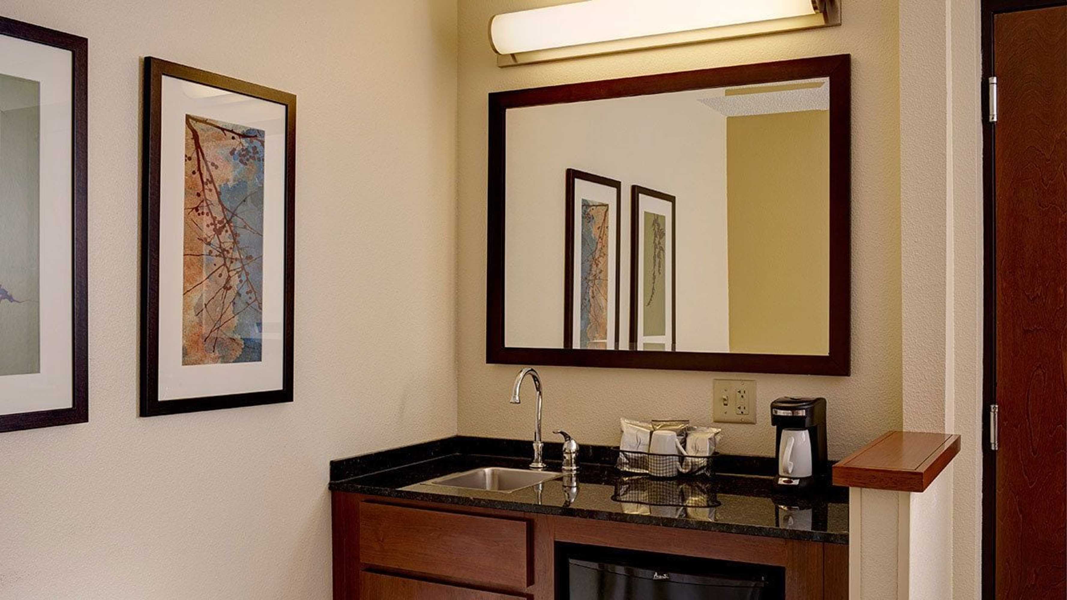 Gift card for Hyatt Place Milwaukee Airport Gift card for Hyatt Place Milwaukee Airport