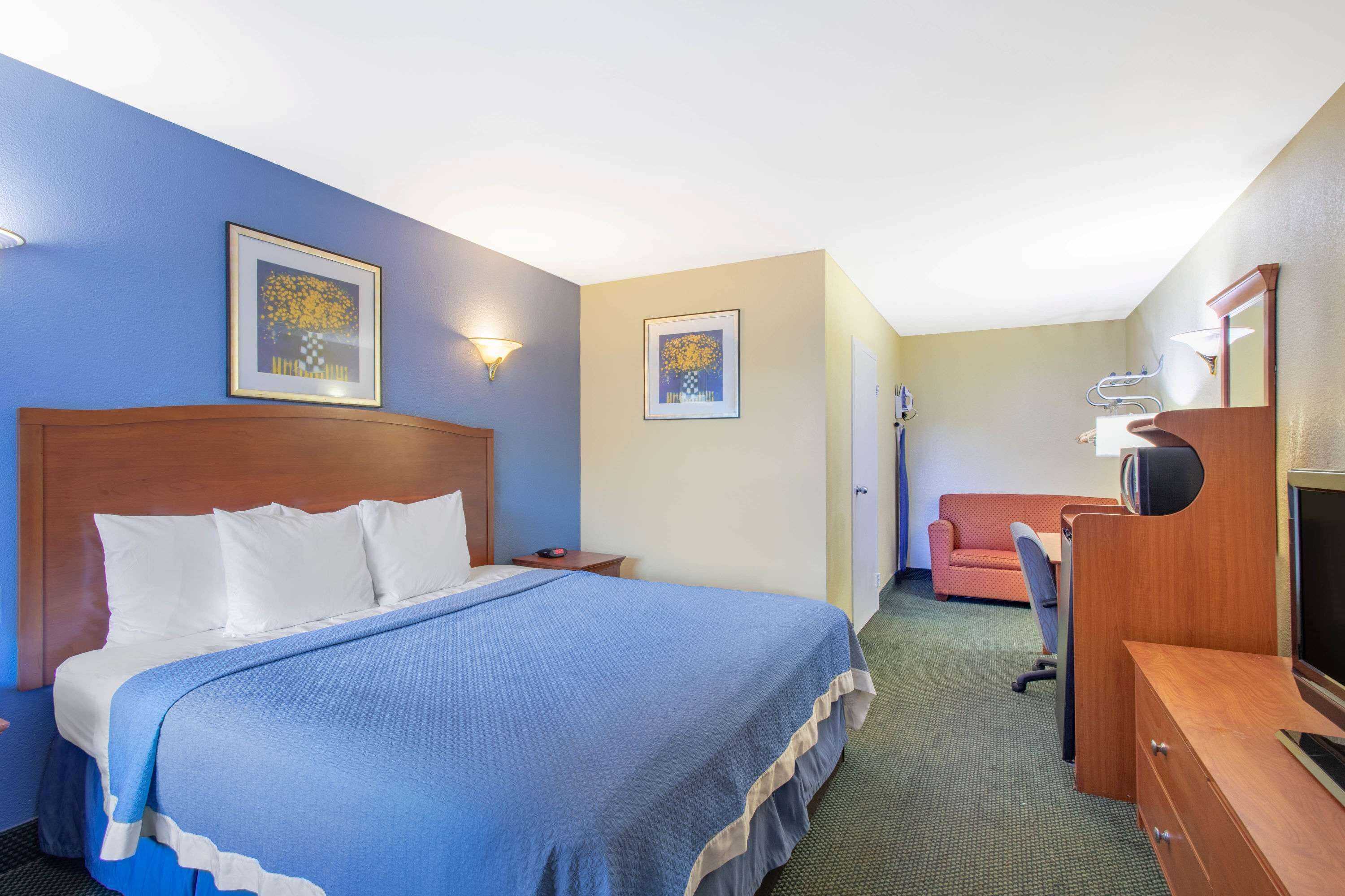 Gift card for Days Inn by Wyndham Elmsford / White Plains Gift card for Days Inn by Wyndham Elmsford / White Plains