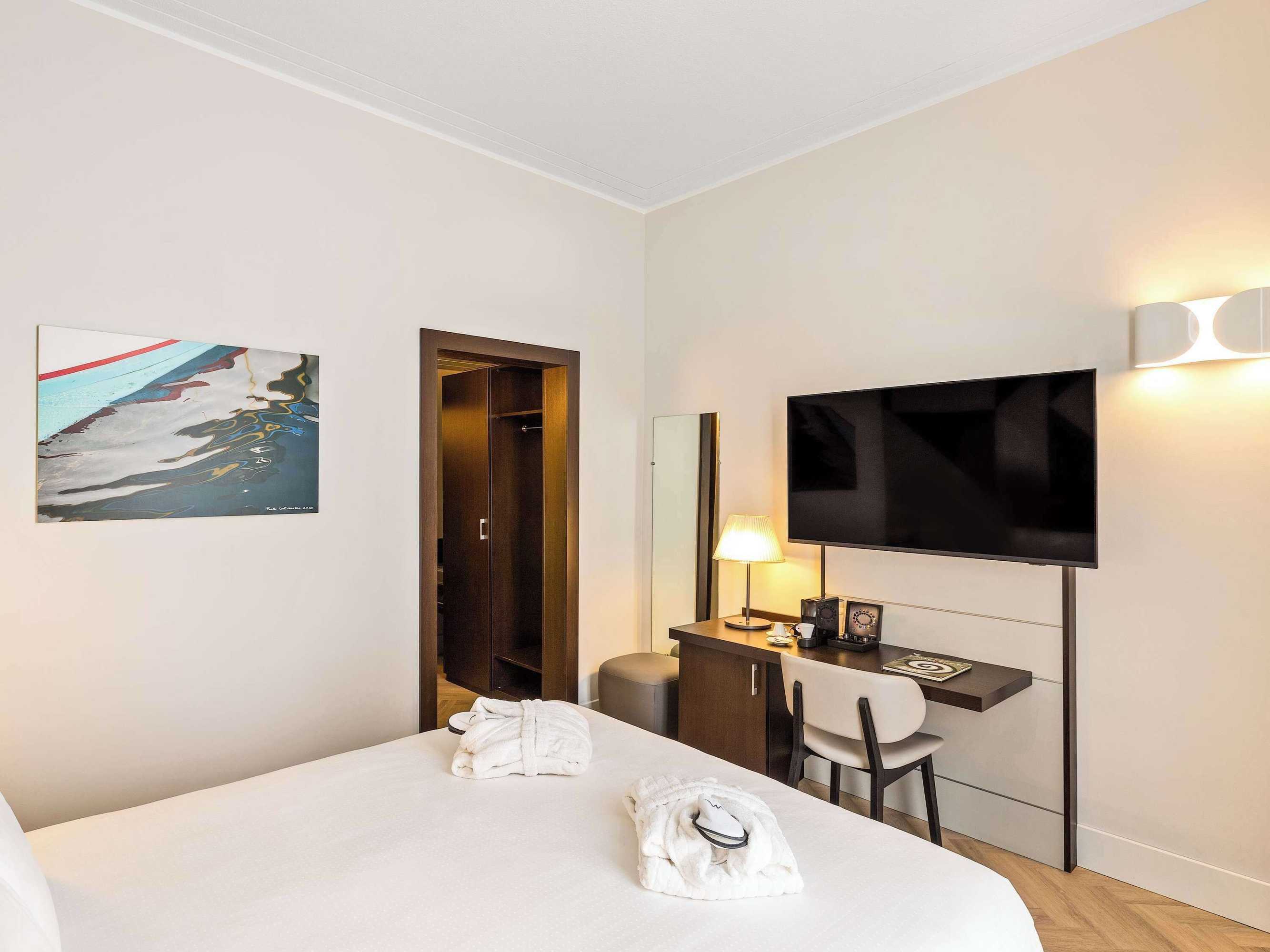 Gift card for Mercure Napoli Centro Angioino Gift card for Mercure Napoli Centro Angioino
