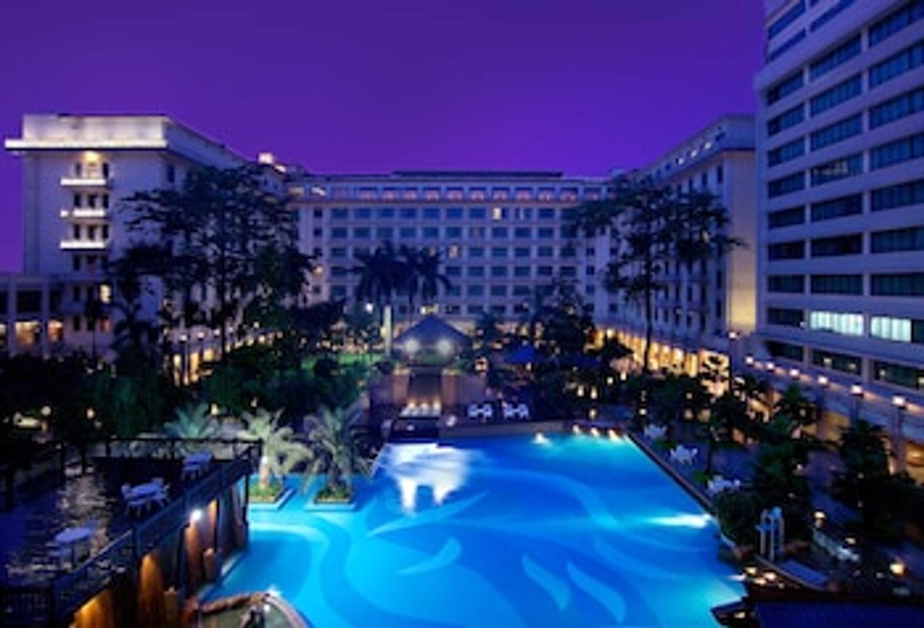 Gift card for Dong Fang Hotel Guangzhou - Free Shuttle Bus to Canton Fair Complex & Overseas Buyer Registration Services Gift card for Dong Fang Hotel Guangzhou - Free Shuttle Bus to Canton Fair Complex & Overseas Buyer Registration Services