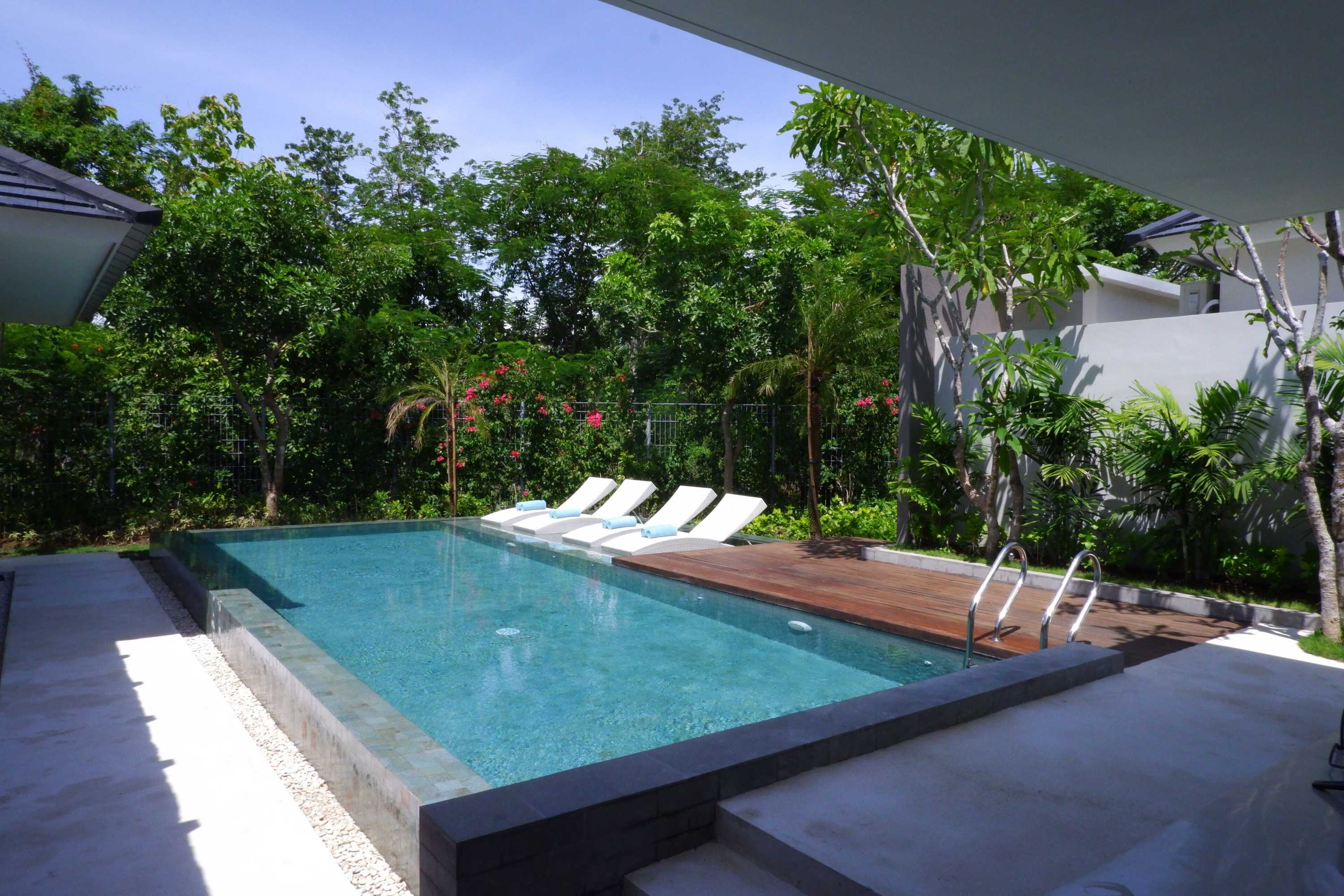 Gift card for Cross Bali Breakers Resort Gift card for Cross Bali Breakers Resort