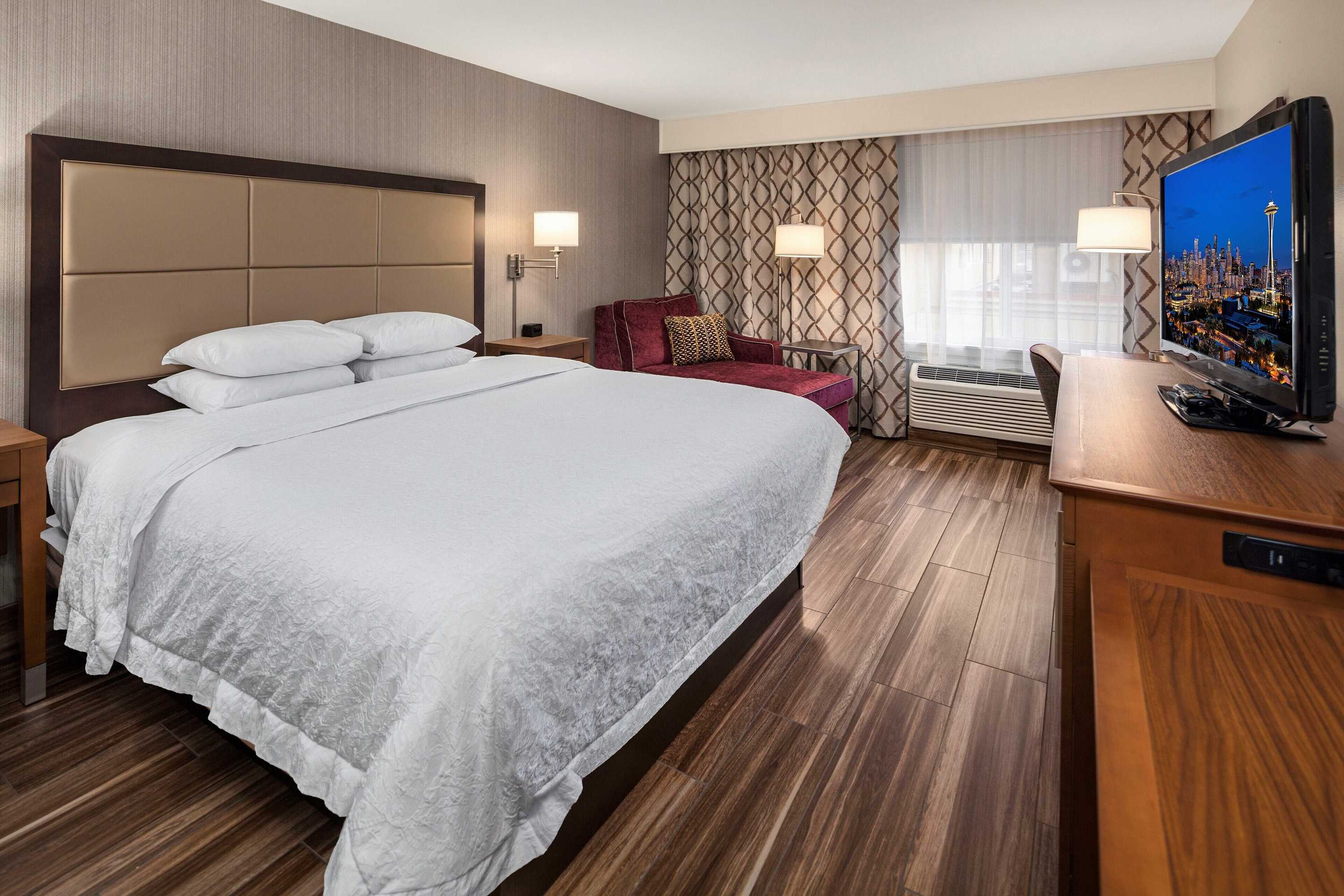 Gift card for Hampton Inn & Suites Seattle-North/lynnwood Gift card for Hampton Inn & Suites Seattle-North/lynnwood
