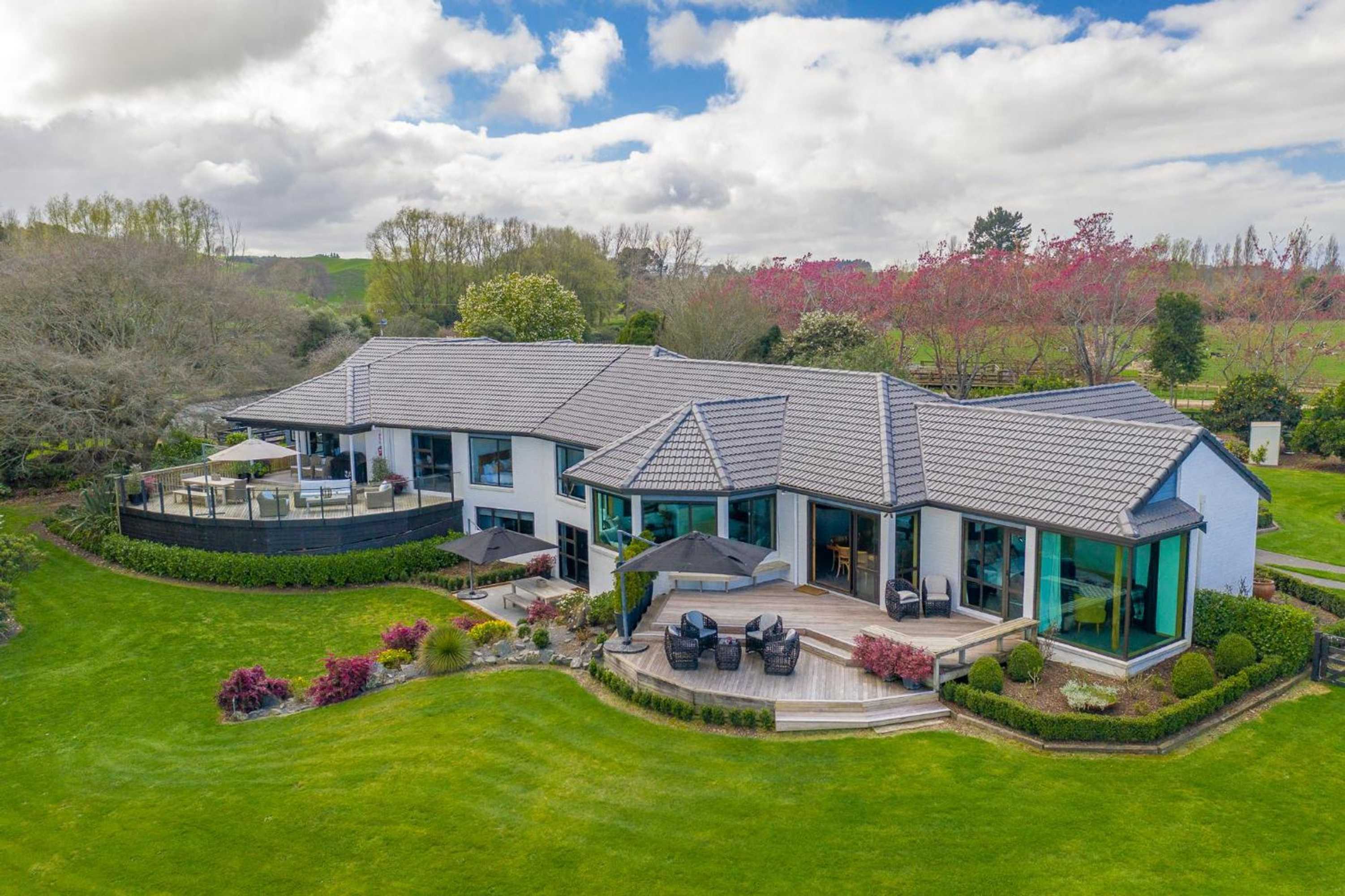 Gift card for Lakeview Lodge Karapiro Gift card for Lakeview Lodge Karapiro