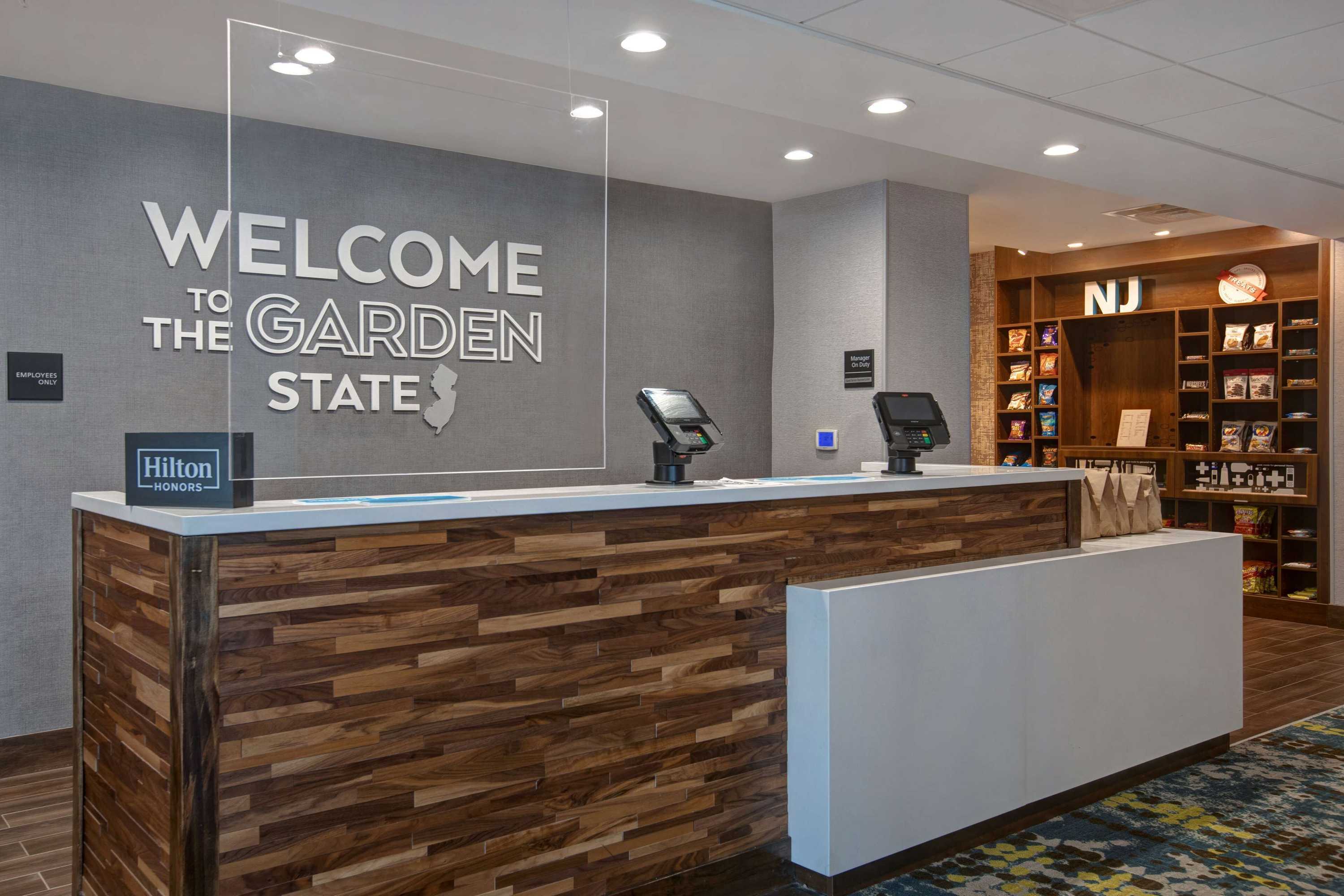 Gift card for Hampton Inn & Suites Deptford Gift card for Hampton Inn & Suites Deptford