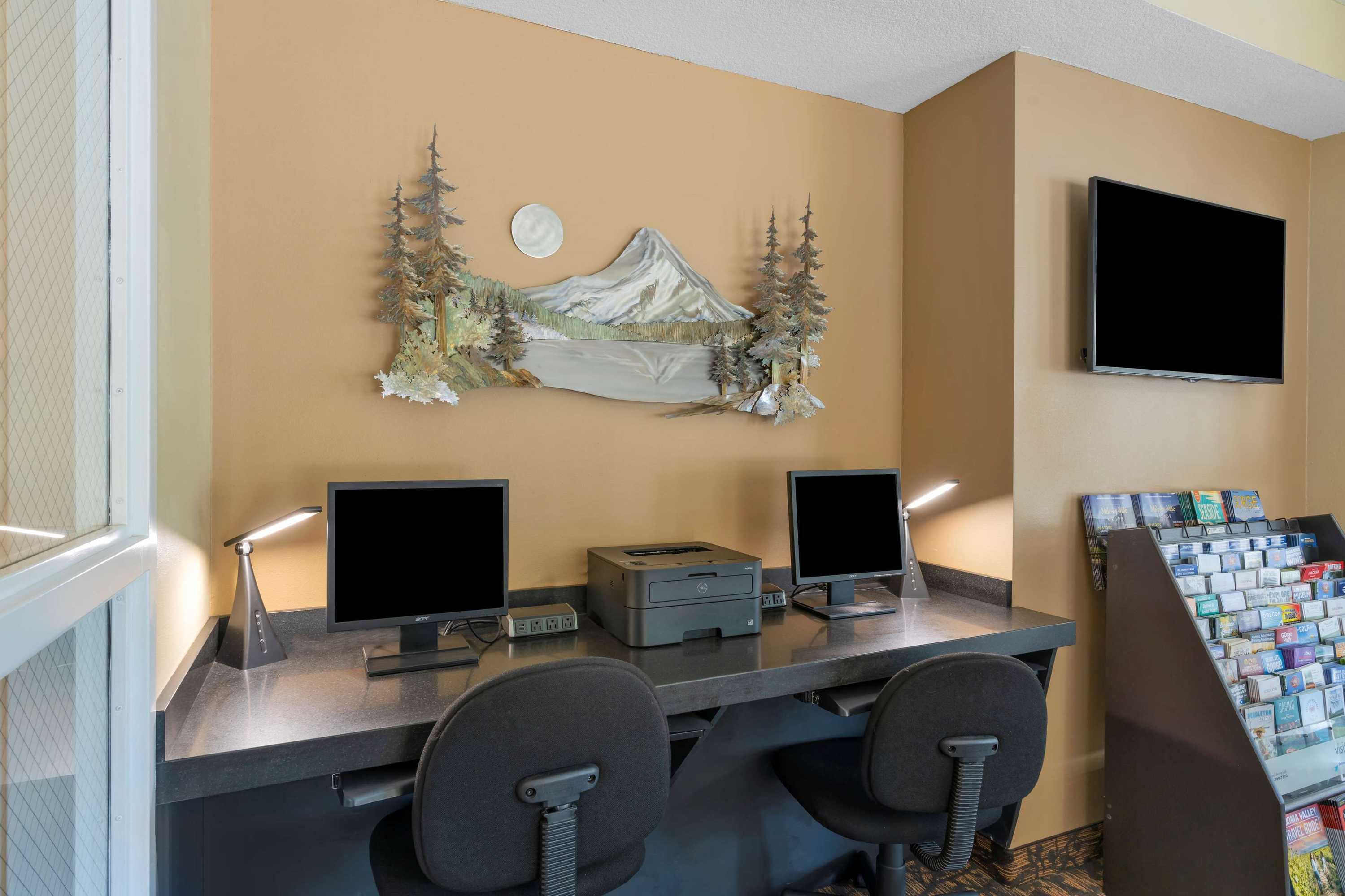 Gift card for Best Western Plus Columbia River Inn Gift card for Best Western Plus Columbia River Inn