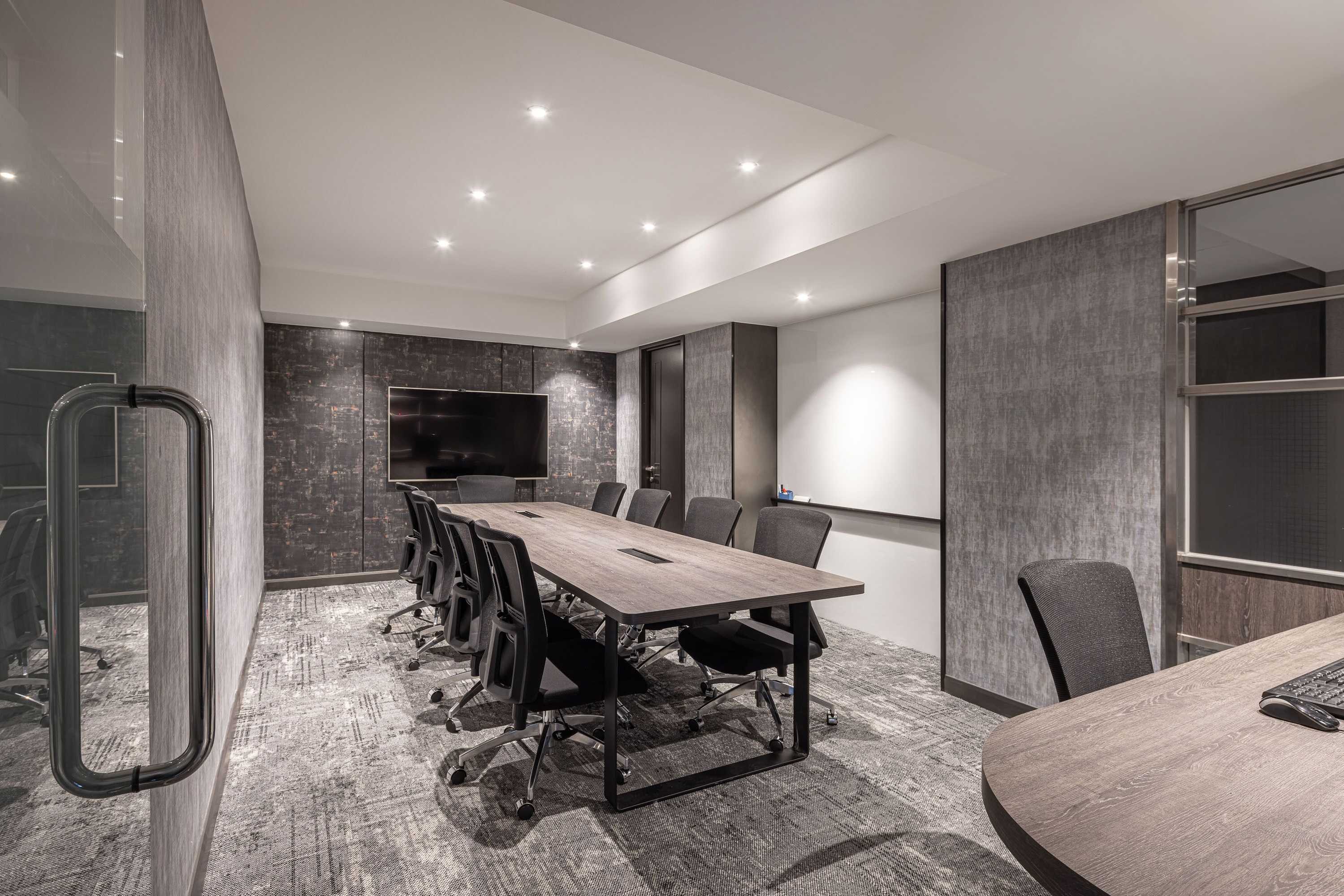 Gift card for Lakeshore Hotel Metropolis