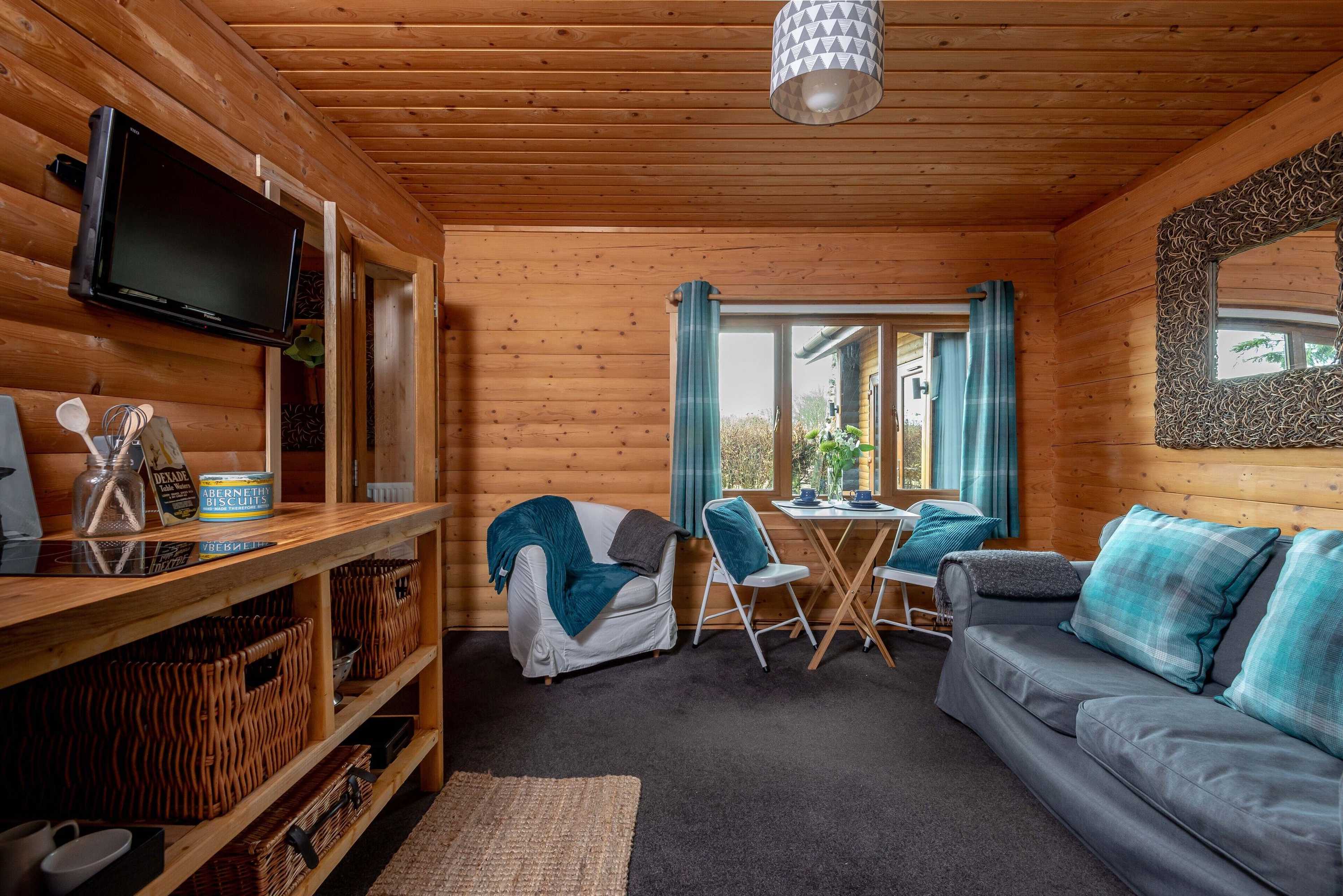 Gift card for Redlands Country Lodge - 3 Apartments With Hot Tubs